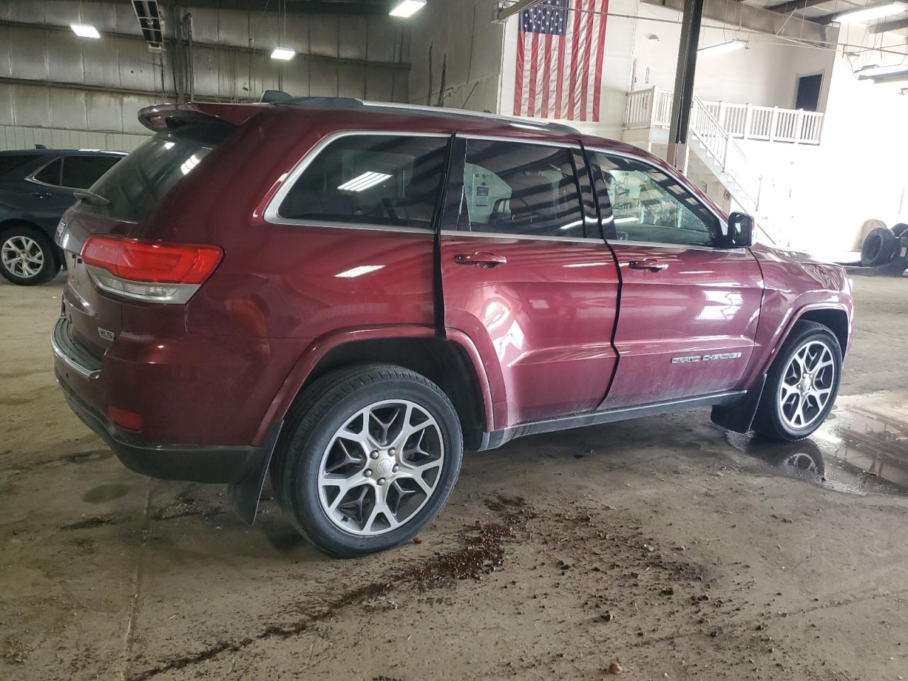 Photo 2 VIN: 1C4RJFBG2JC284457 - JEEP GRAND CHEROKEE 