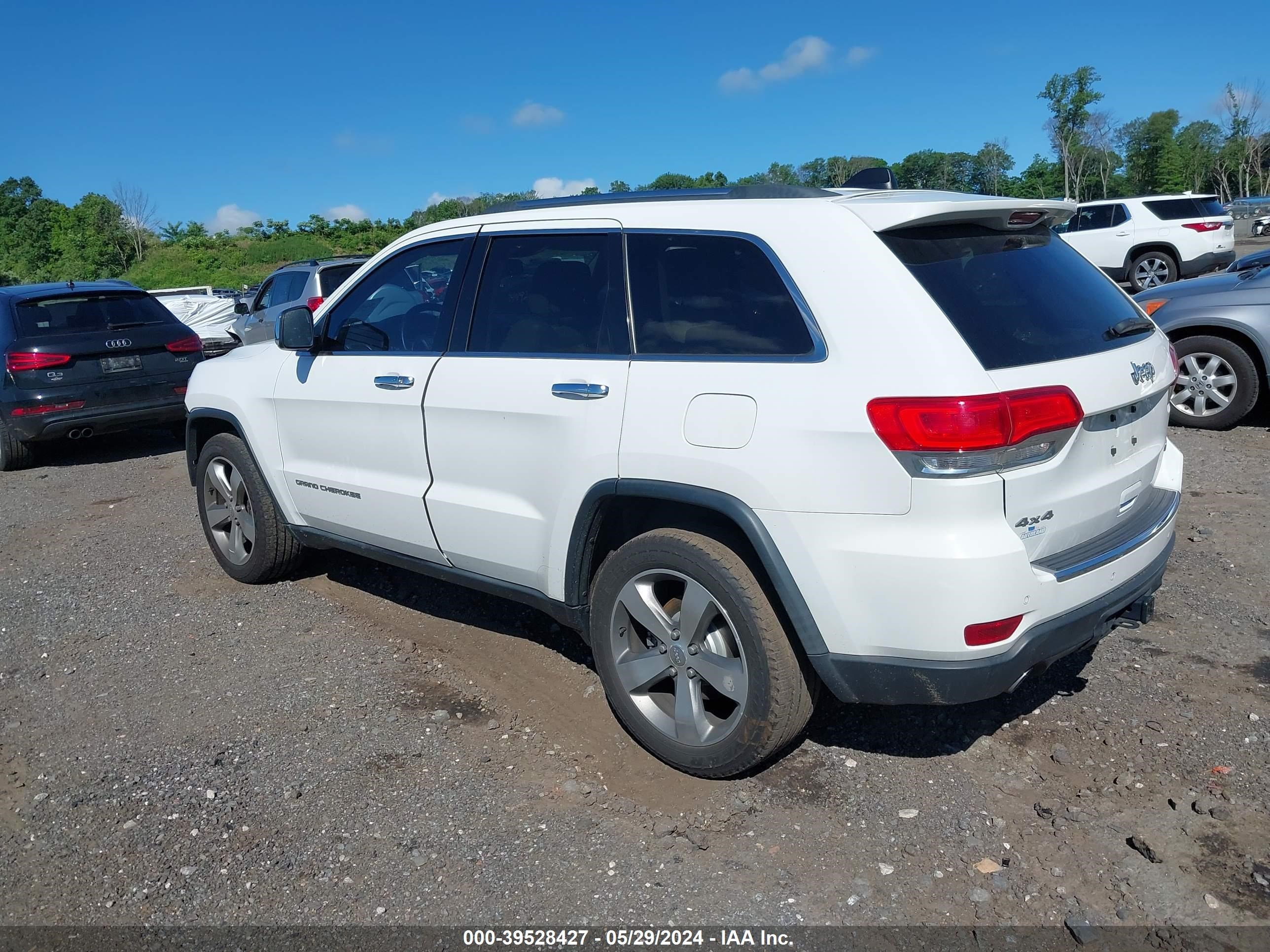 Photo 2 VIN: 1C4RJFBG3EC253899 - JEEP GRAND CHEROKEE 