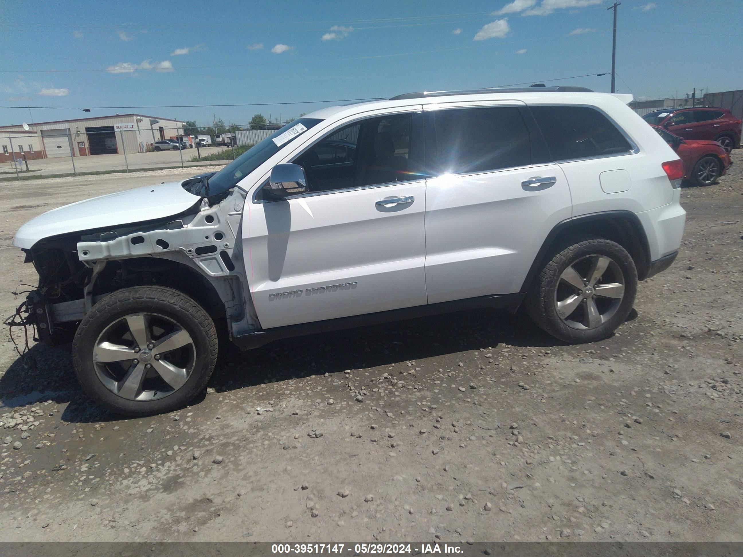 Photo 1 VIN: 1C4RJFBG3FC847829 - JEEP GRAND CHEROKEE 