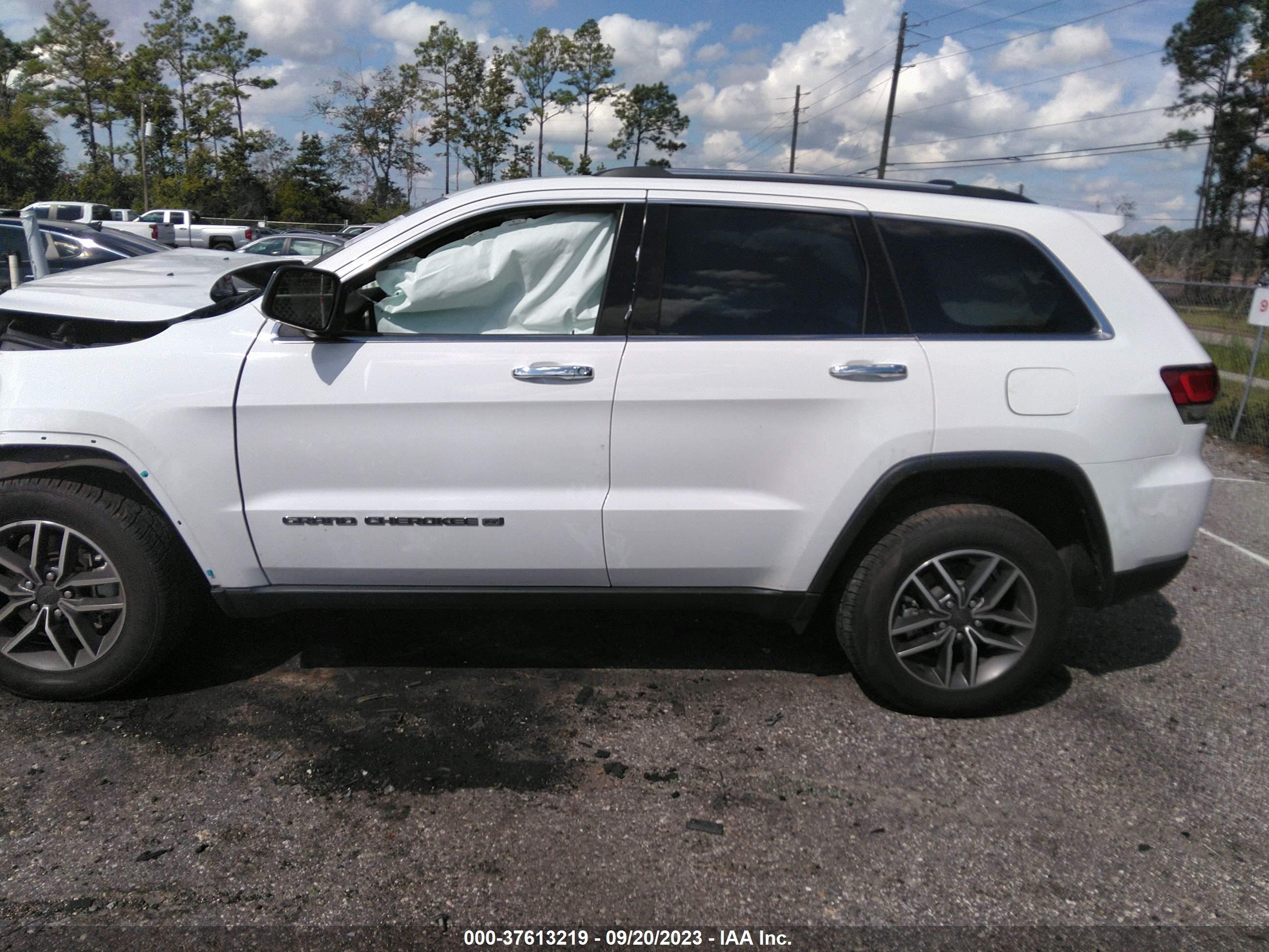 Photo 13 VIN: 1C4RJFBG3NC141474 - JEEP GRAND CHEROKEE 