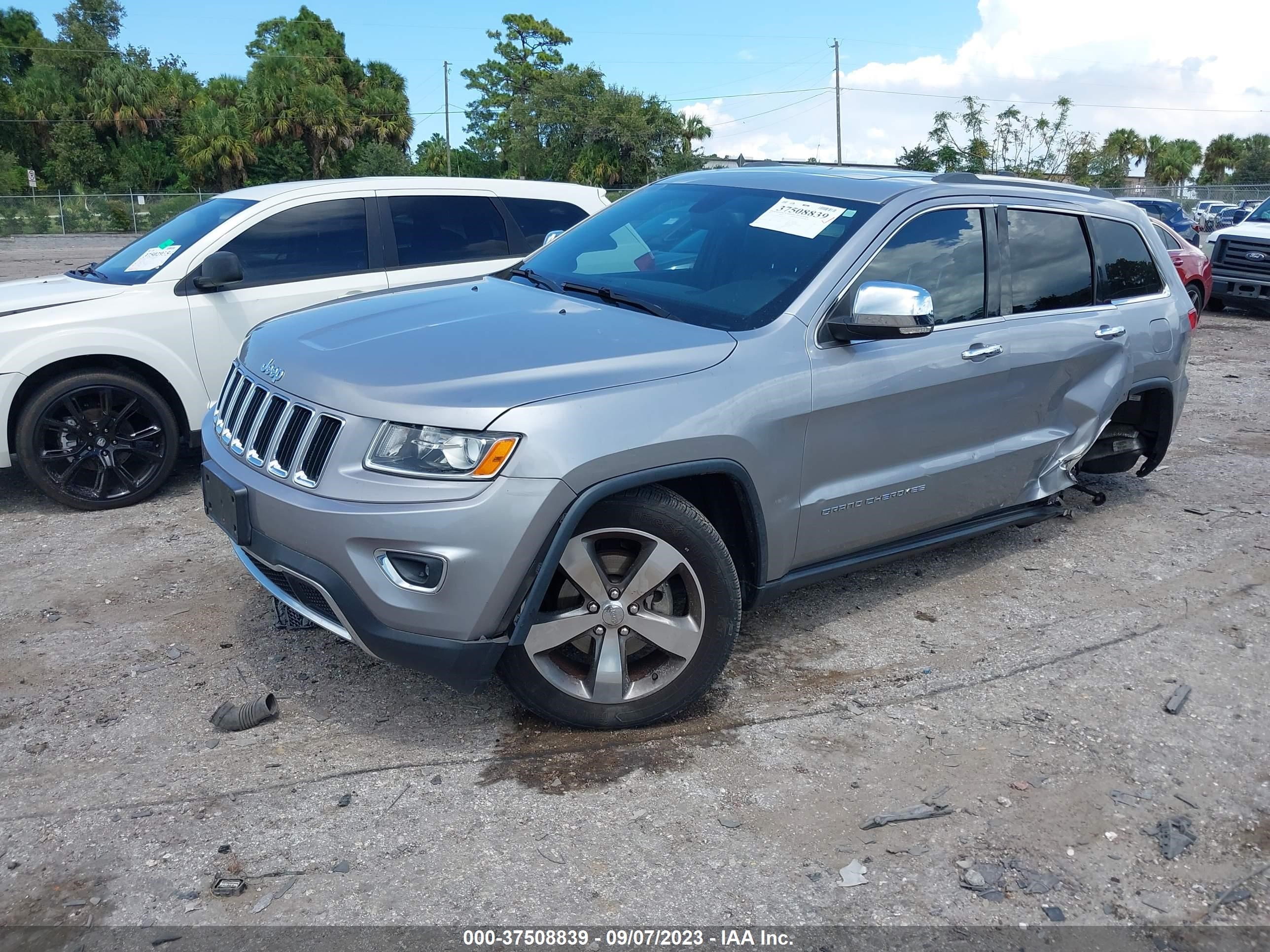 Photo 1 VIN: 1C4RJFBG4EC356152 - JEEP GRAND CHEROKEE 