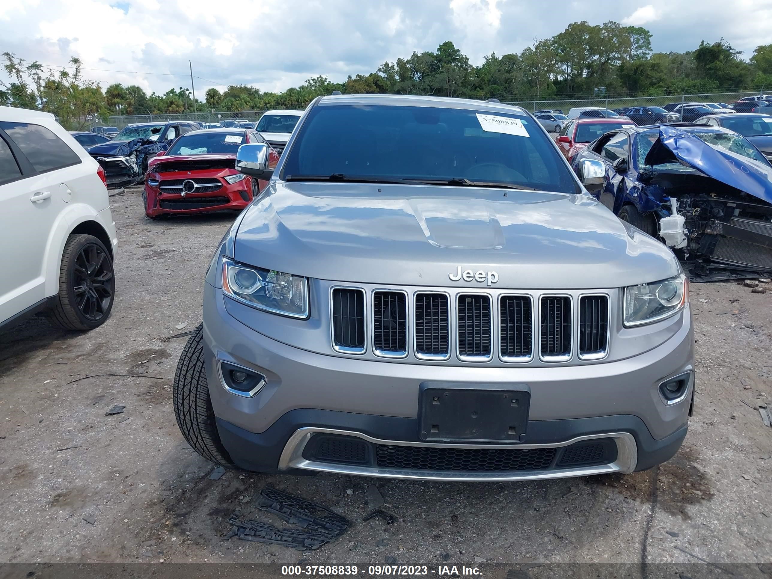 Photo 11 VIN: 1C4RJFBG4EC356152 - JEEP GRAND CHEROKEE 