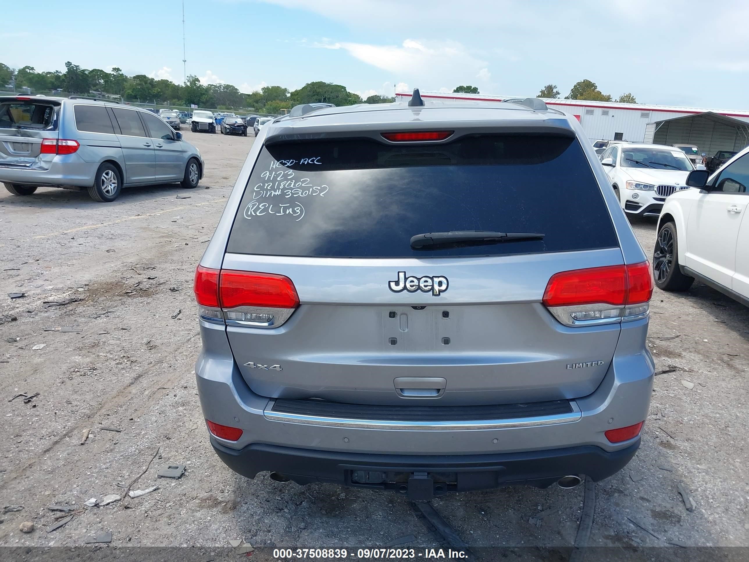 Photo 15 VIN: 1C4RJFBG4EC356152 - JEEP GRAND CHEROKEE 