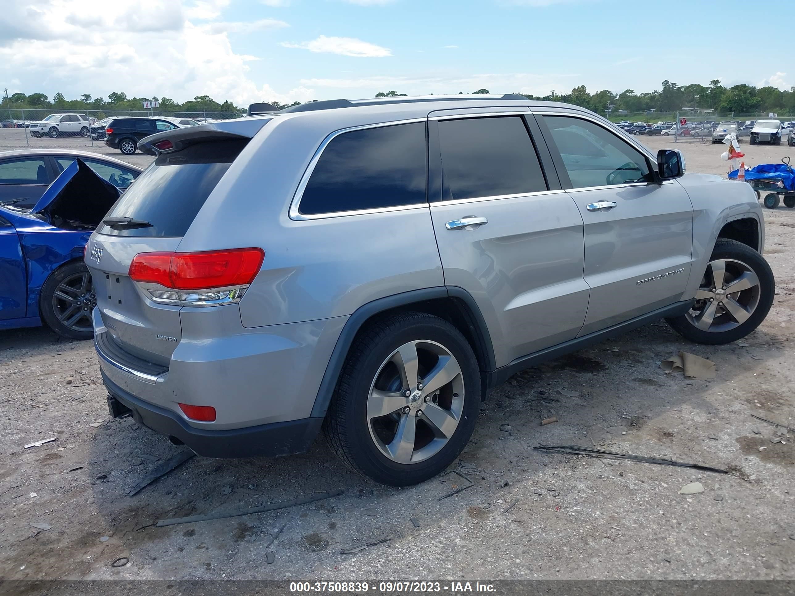 Photo 3 VIN: 1C4RJFBG4EC356152 - JEEP GRAND CHEROKEE 