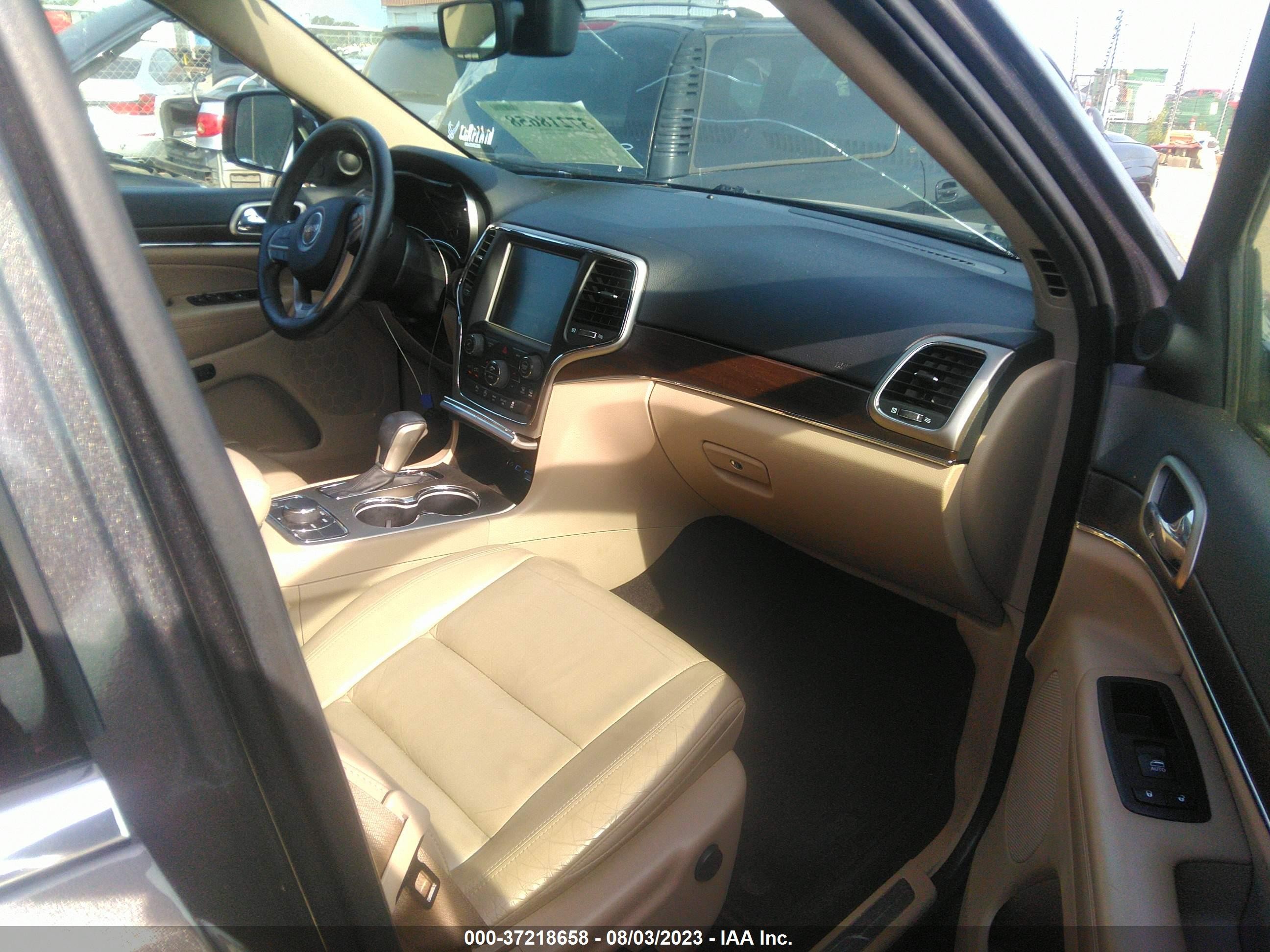 Photo 4 VIN: 1C4RJFBG4HC742249 - JEEP GRAND CHEROKEE 