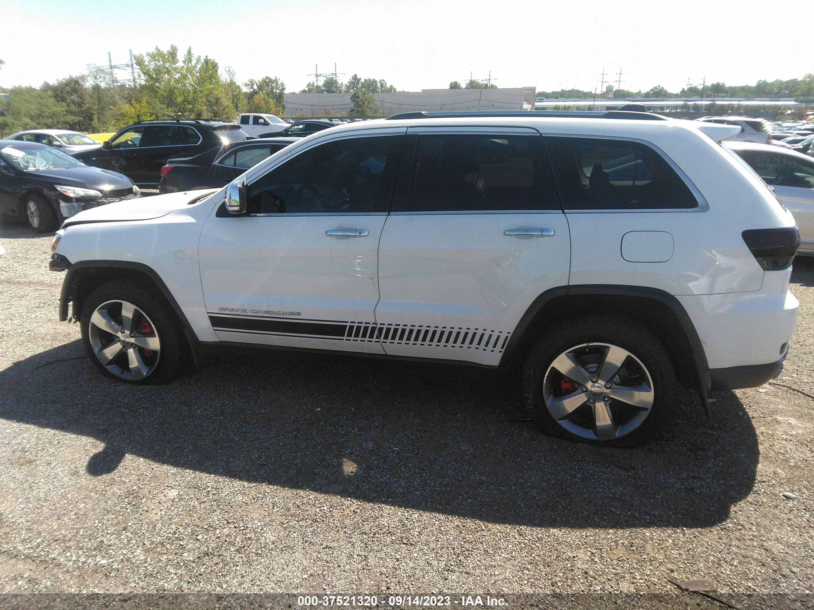 Photo 13 VIN: 1C4RJFBG5EC577954 - JEEP GRAND CHEROKEE 