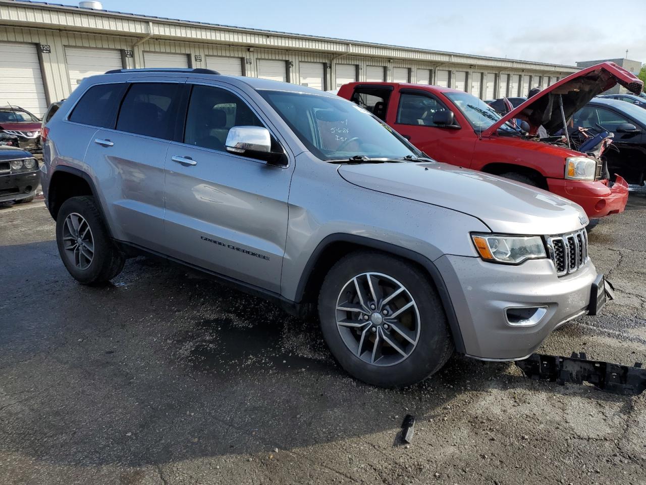 Photo 3 VIN: 1C4RJFBG5JC318133 - JEEP GRAND CHEROKEE 