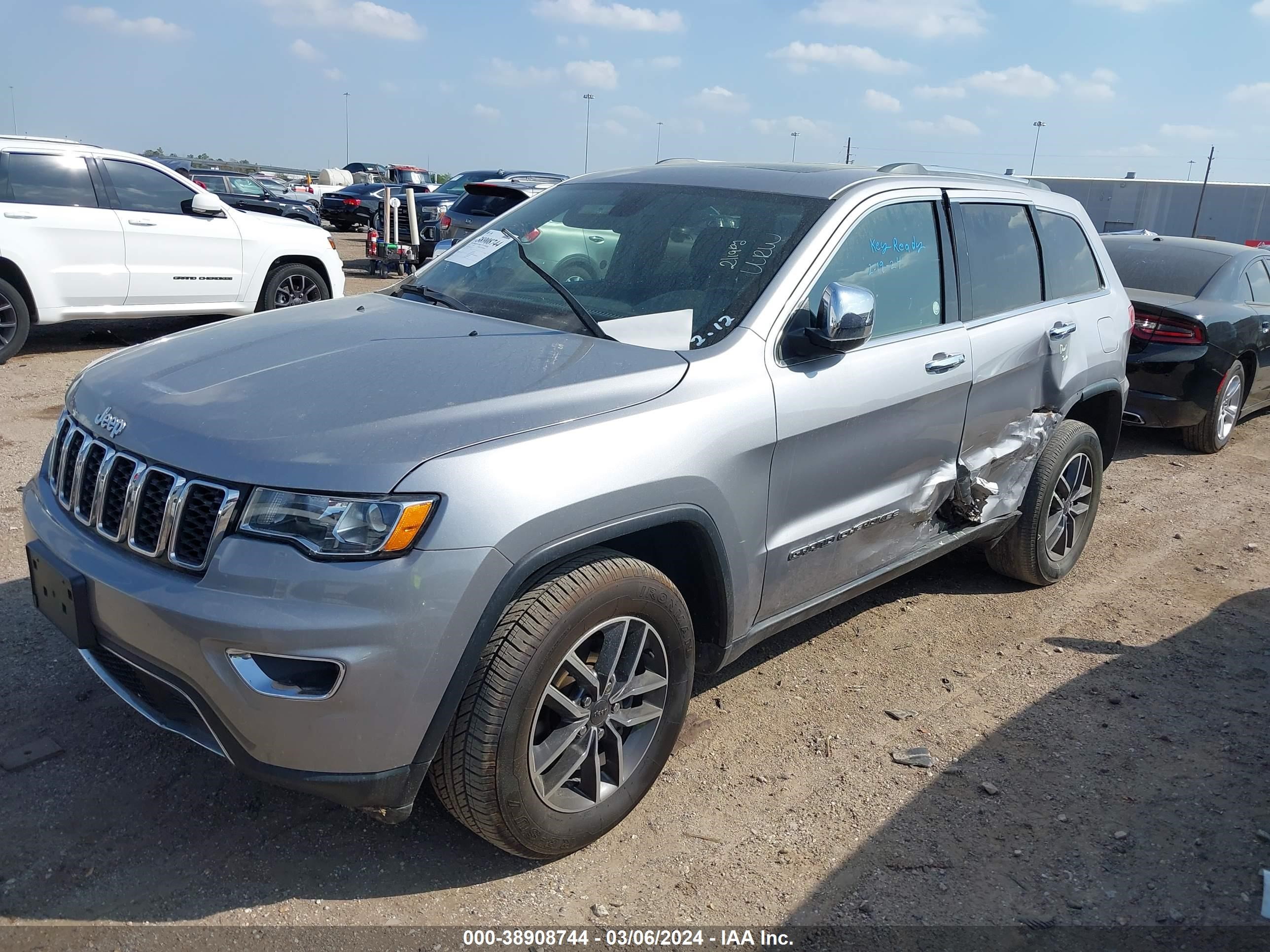 Photo 1 VIN: 1C4RJFBG5KC834218 - JEEP GRAND CHEROKEE 