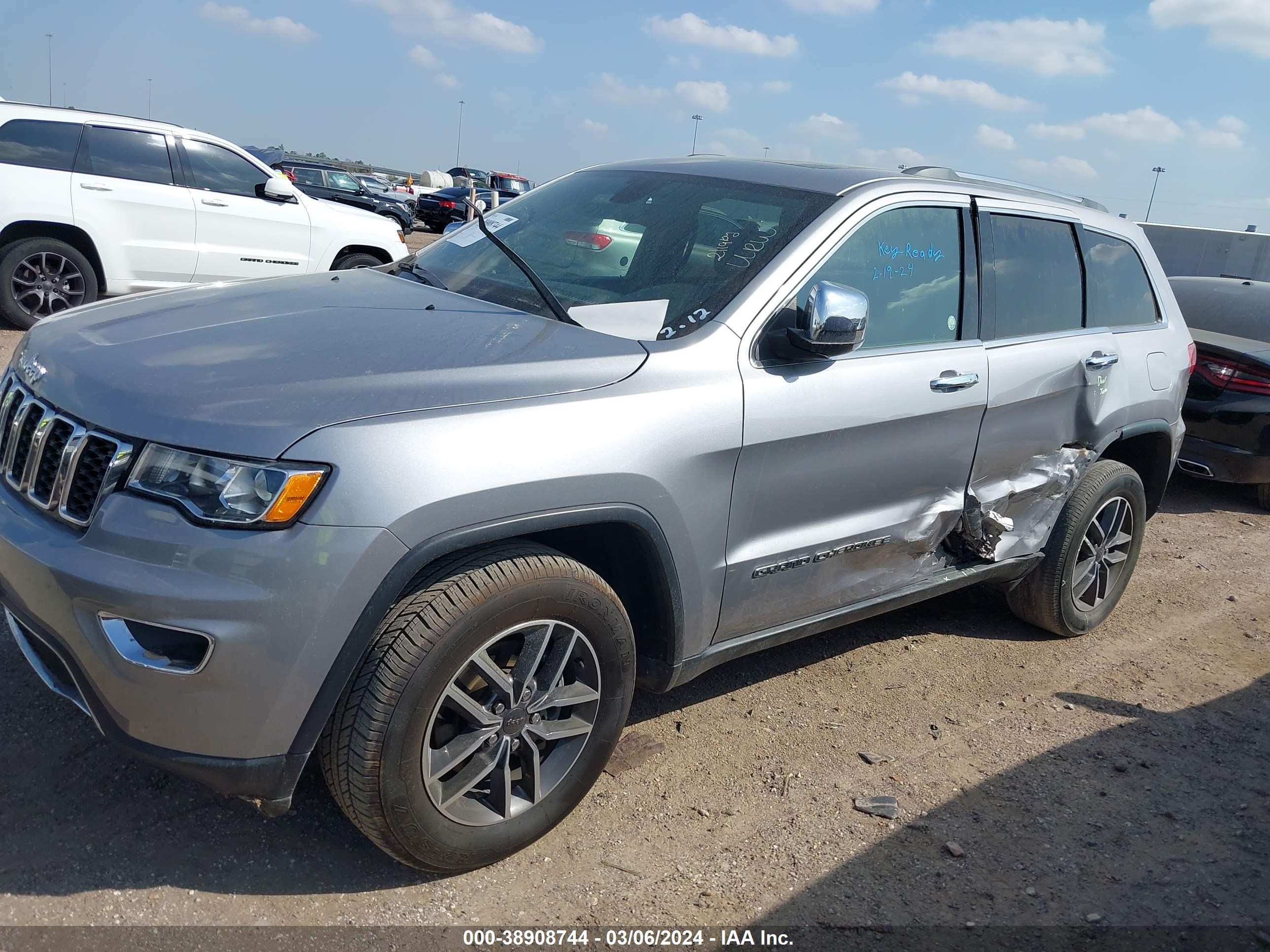 Photo 13 VIN: 1C4RJFBG5KC834218 - JEEP GRAND CHEROKEE 