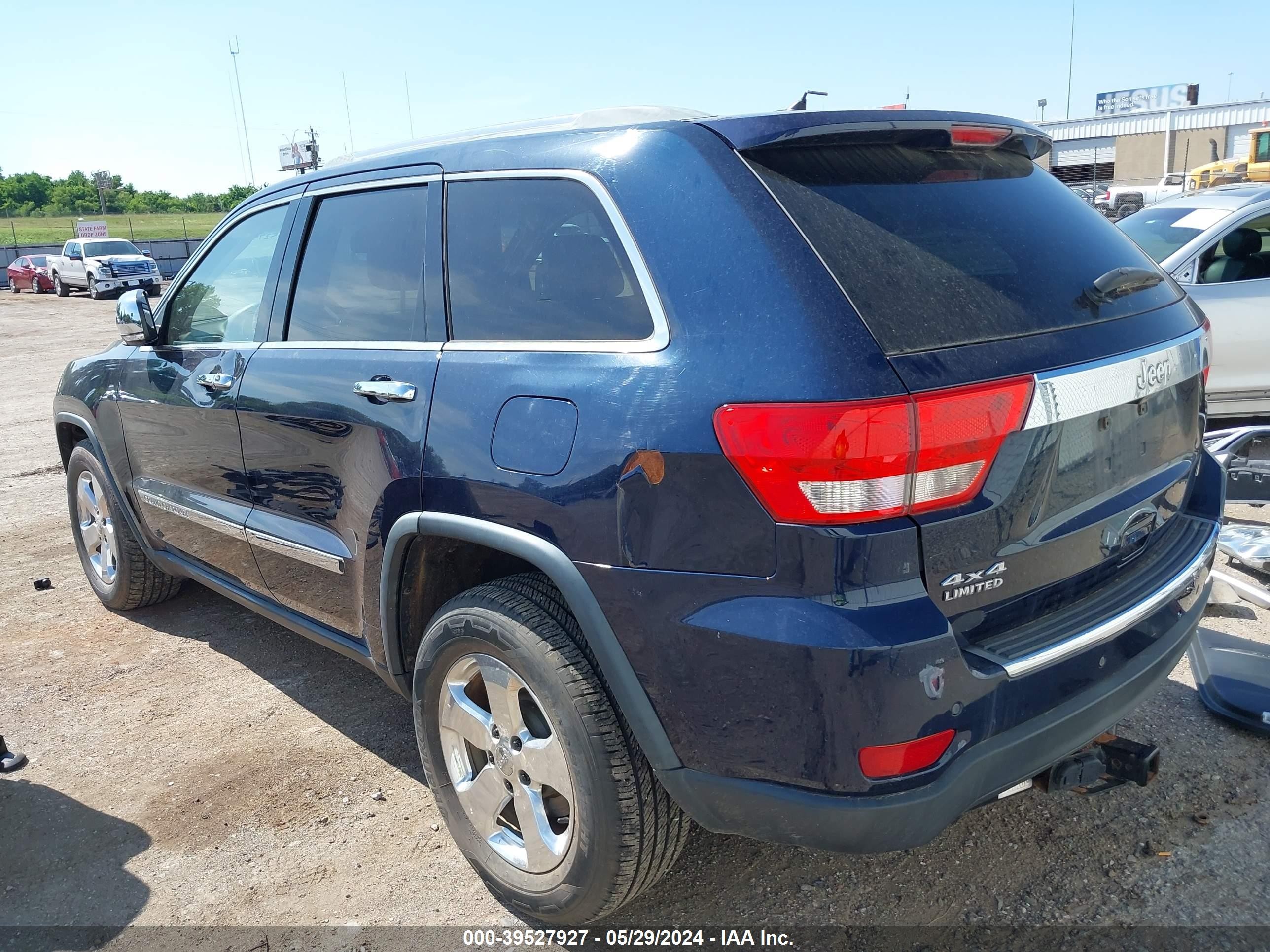 Photo 2 VIN: 1C4RJFBG6CC244532 - JEEP GRAND CHEROKEE 