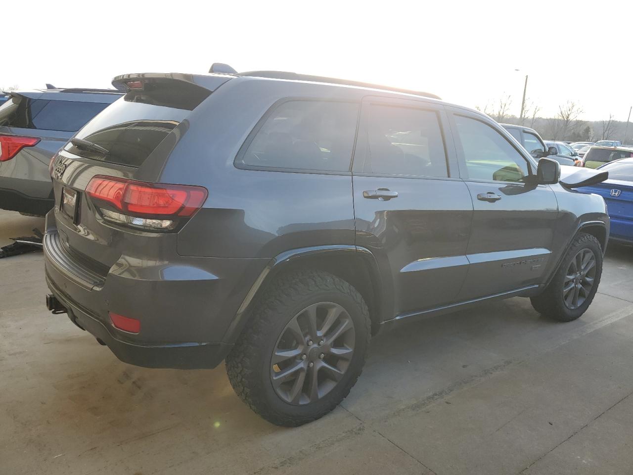 Photo 2 VIN: 1C4RJFBG6GC389172 - JEEP GRAND CHEROKEE 