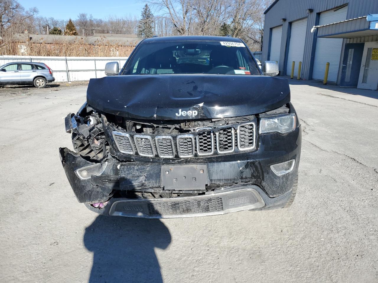 Photo 4 VIN: 1C4RJFBG6JC167402 - JEEP GRAND CHEROKEE 