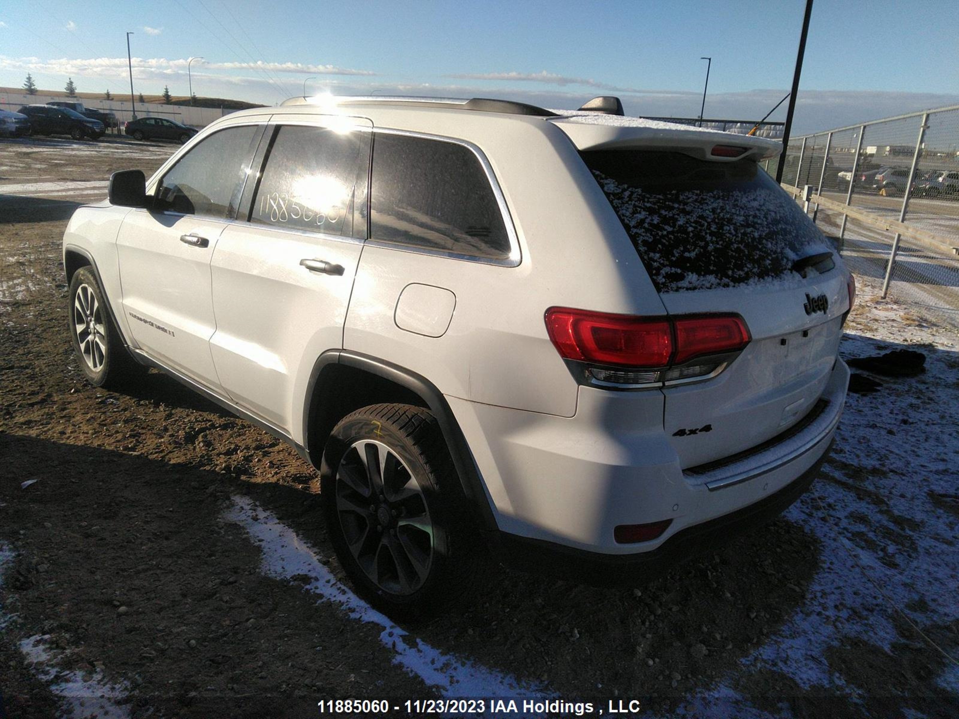 Photo 2 VIN: 1C4RJFBG6JC409573 - JEEP GRAND CHEROKEE 