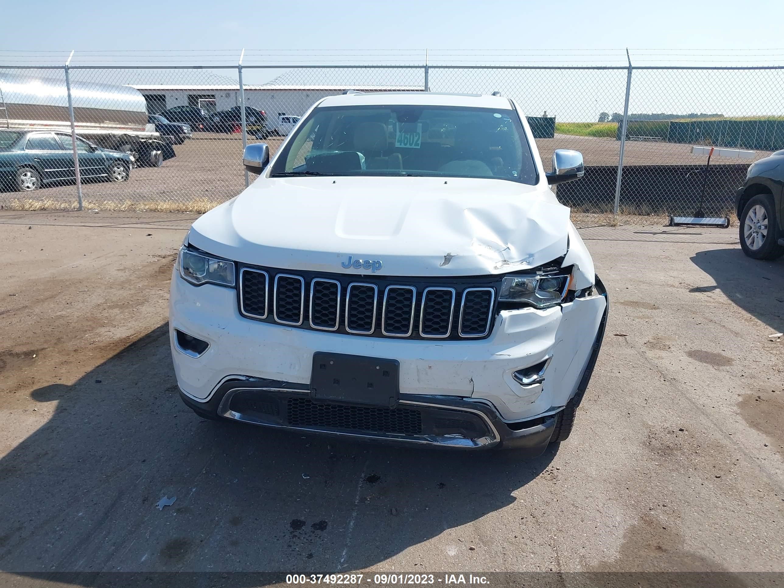 Photo 5 VIN: 1C4RJFBG6LC379106 - JEEP GRAND CHEROKEE 