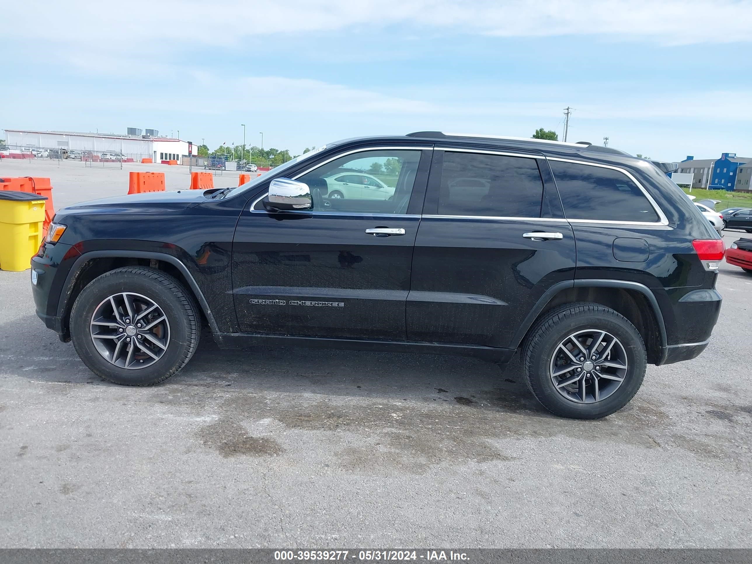 Photo 13 VIN: 1C4RJFBG7HC901359 - JEEP GRAND CHEROKEE 