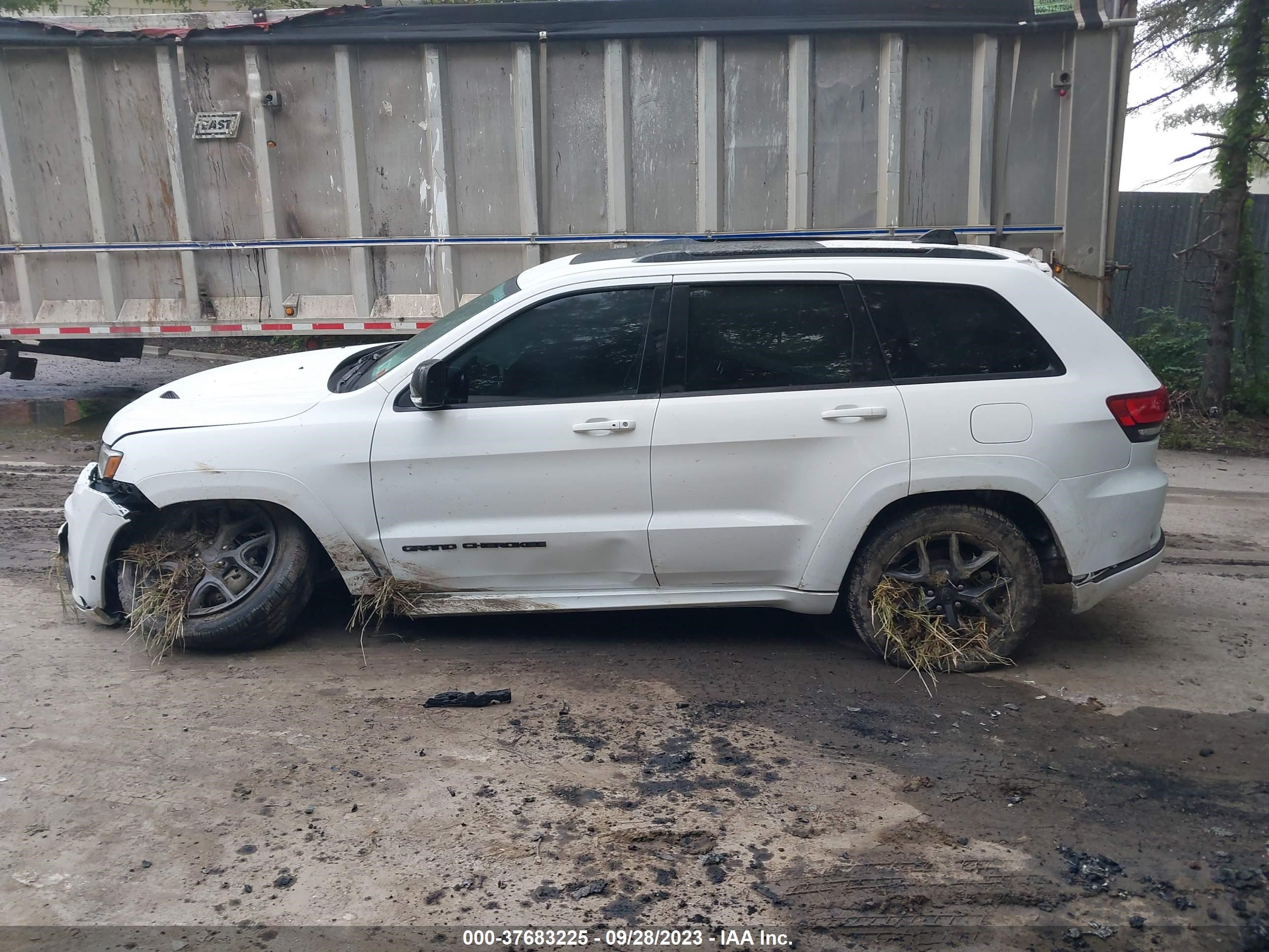 Photo 13 VIN: 1C4RJFBG7LC108975 - JEEP GRAND CHEROKEE 