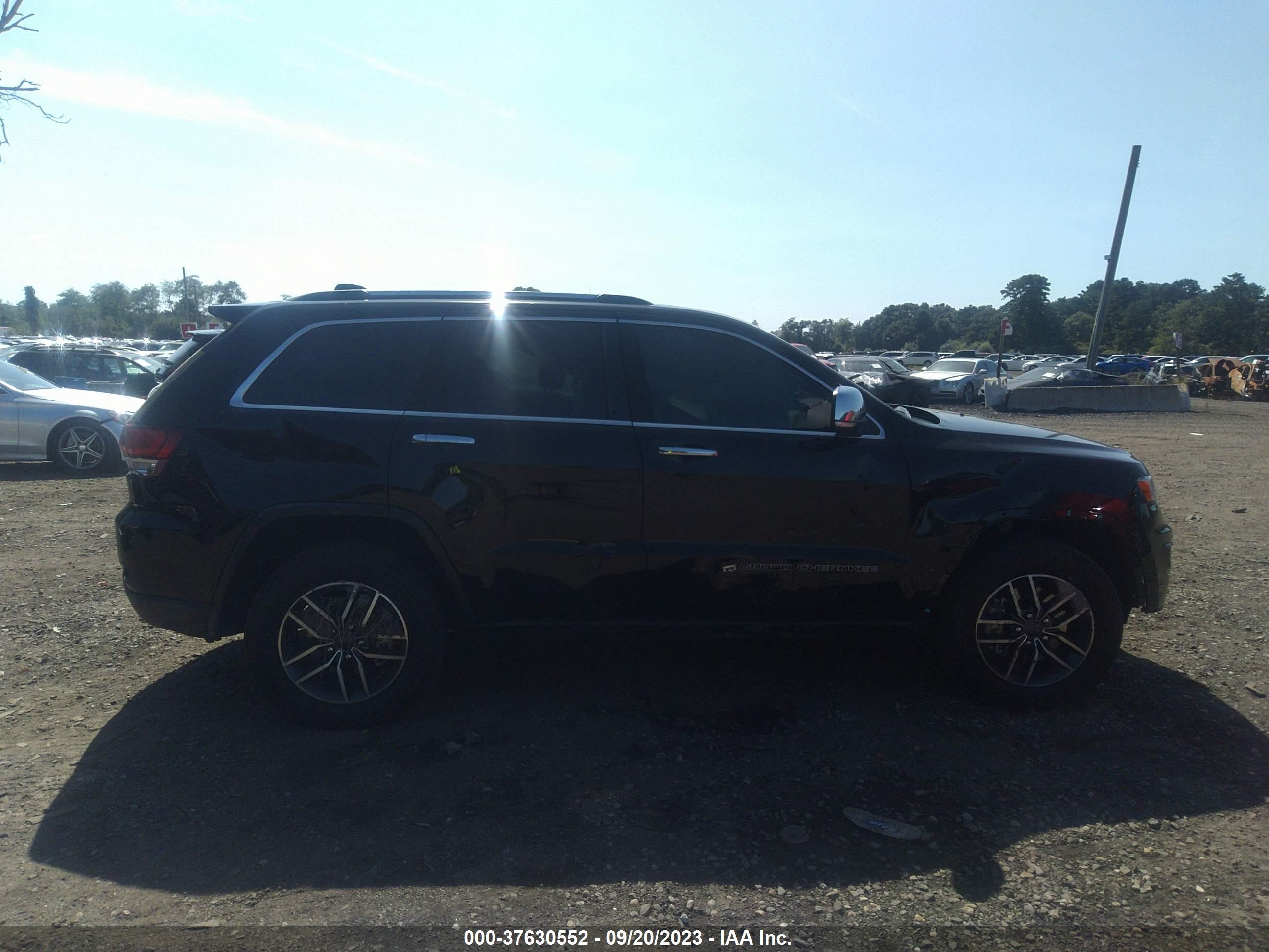 Photo 13 VIN: 1C4RJFBG7NC165938 - JEEP GRAND CHEROKEE 