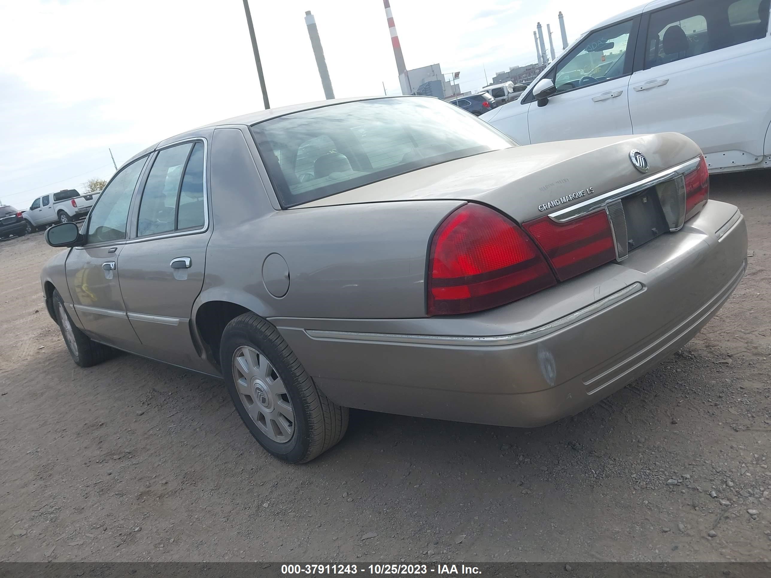 Photo 2 VIN: 1C4RJFBG8EC164152 - MERCURY GRAND MARQUIS 