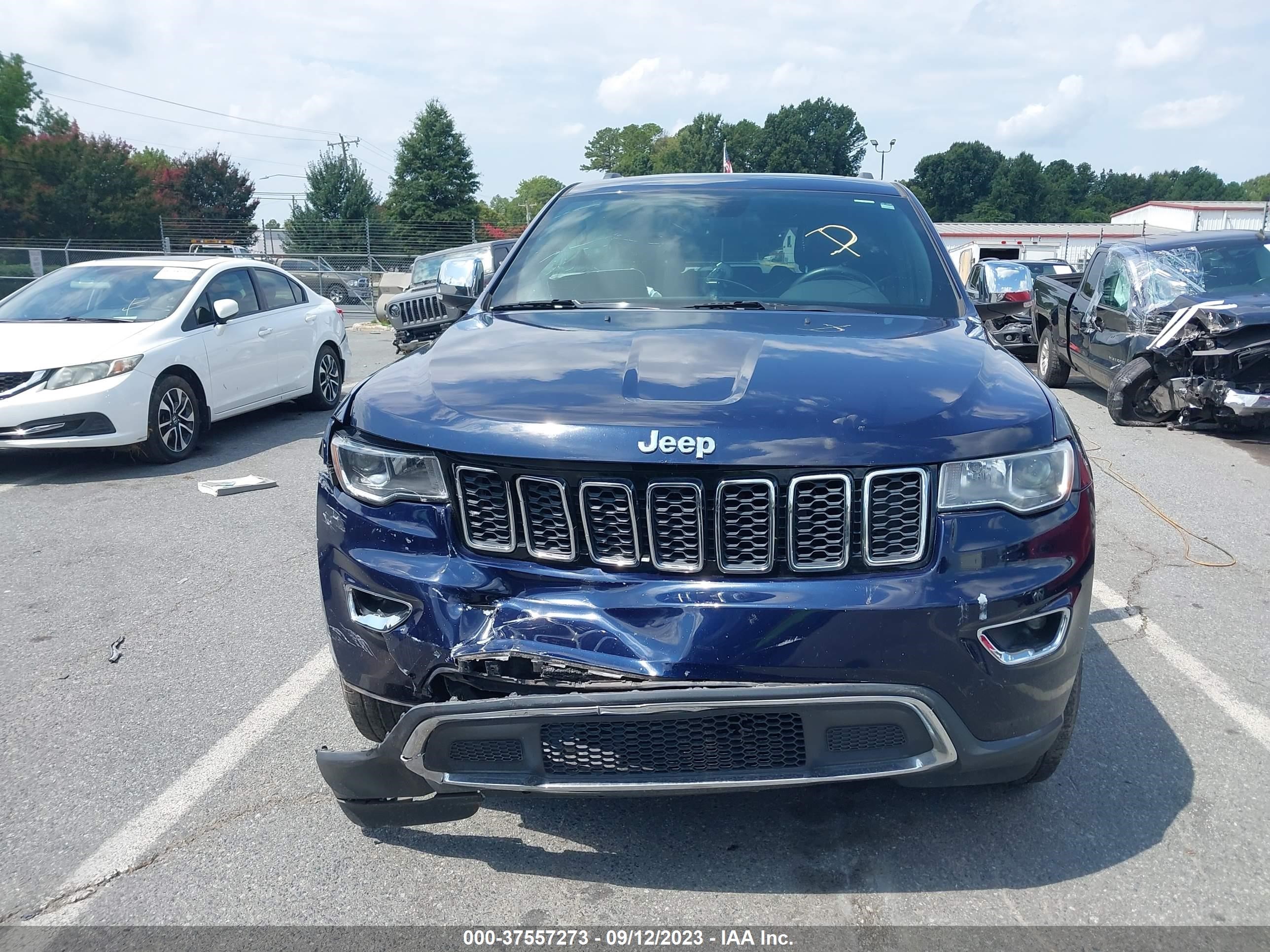 Photo 11 VIN: 1C4RJFBGXHC760609 - JEEP GRAND CHEROKEE 