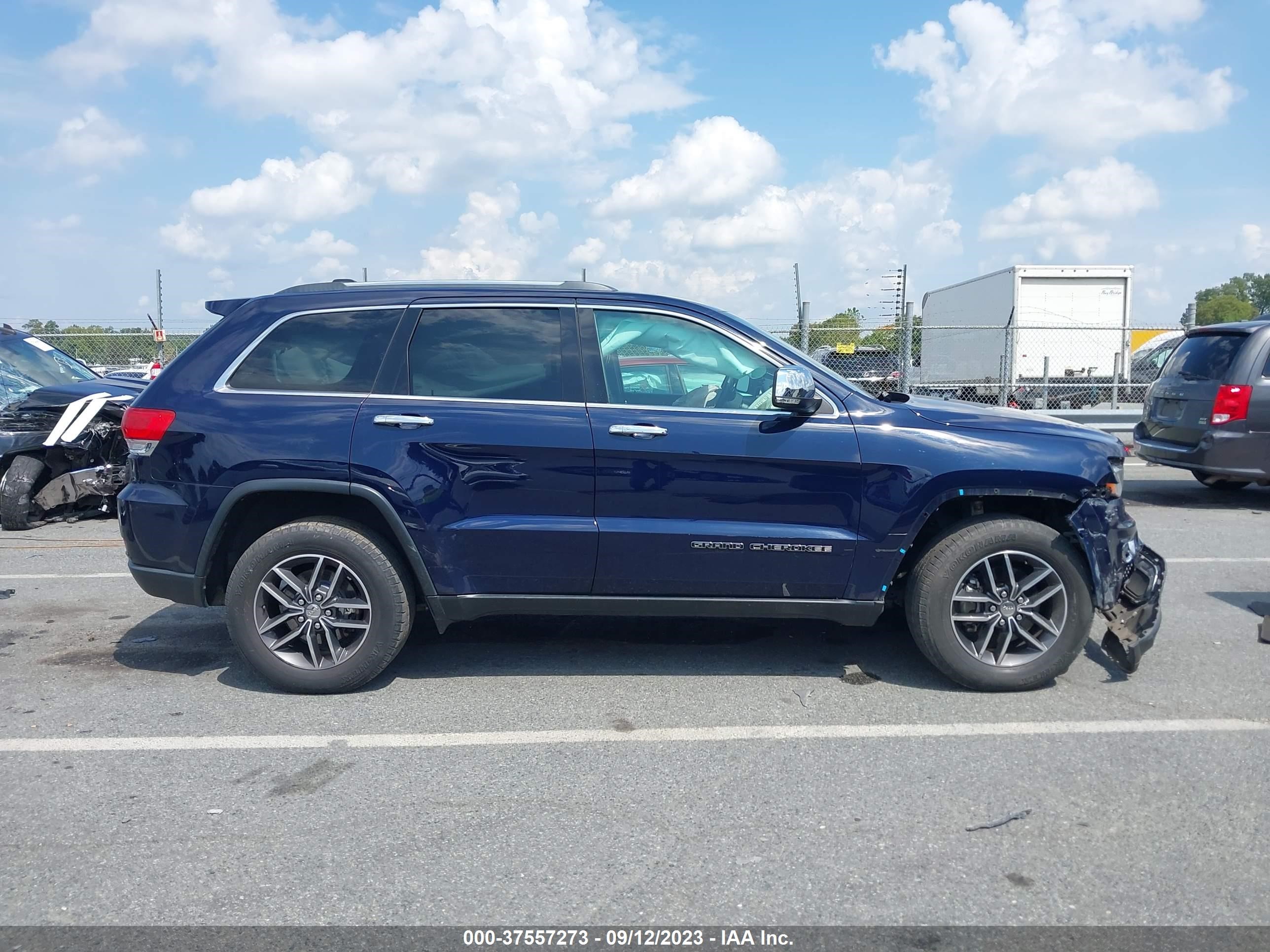 Photo 12 VIN: 1C4RJFBGXHC760609 - JEEP GRAND CHEROKEE 