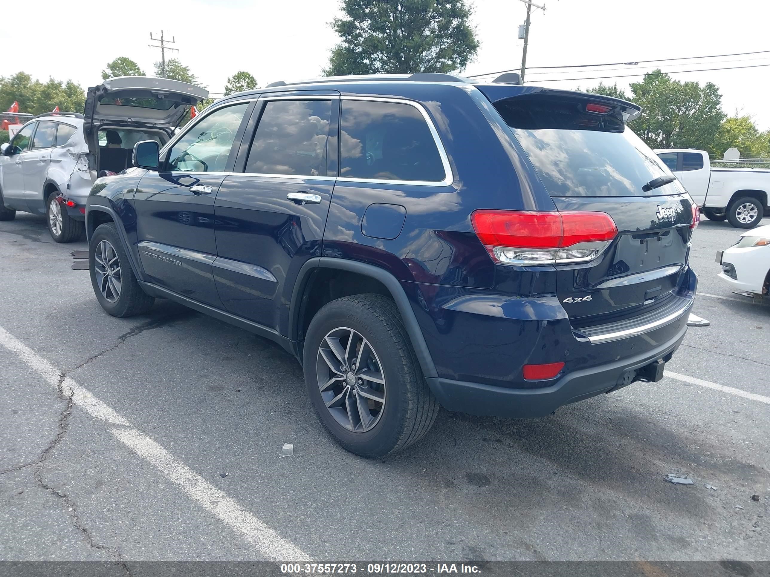 Photo 2 VIN: 1C4RJFBGXHC760609 - JEEP GRAND CHEROKEE 