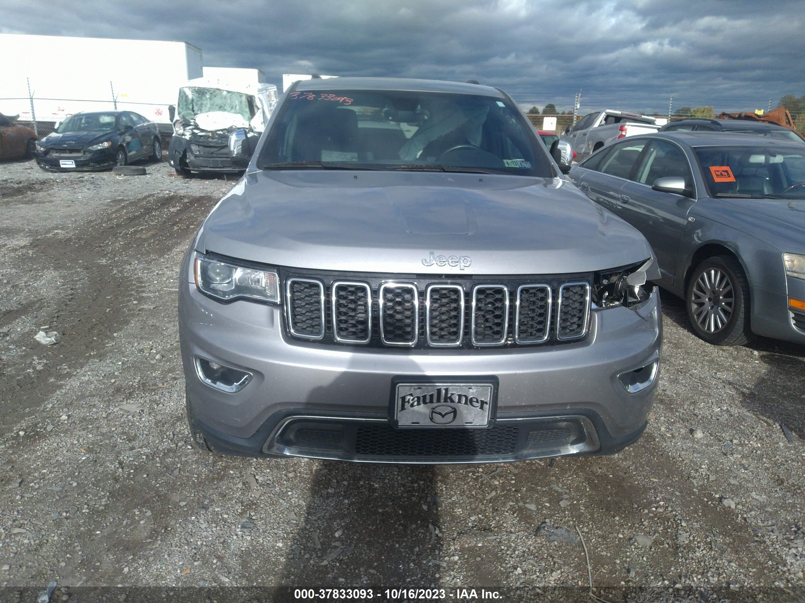 Photo 11 VIN: 1C4RJFBGXHC830562 - JEEP GRAND CHEROKEE 