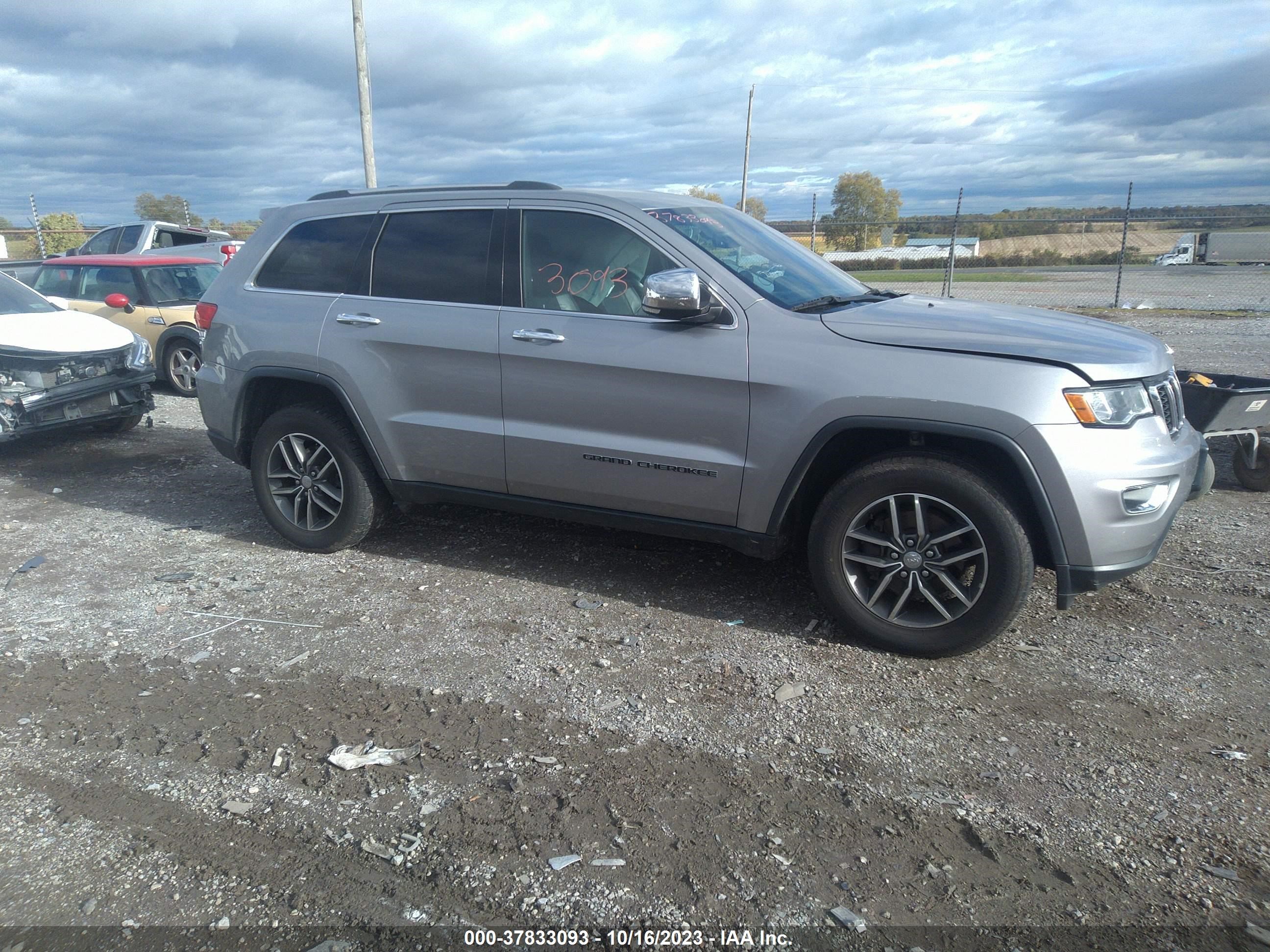 Photo 12 VIN: 1C4RJFBGXHC830562 - JEEP GRAND CHEROKEE 