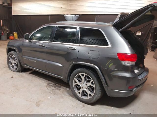 Photo 2 VIN: 1C4RJFBGXJC377940 - JEEP GRAND CHEROKEE 