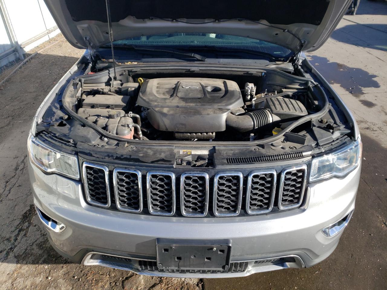 Photo 11 VIN: 1C4RJFBGXJC511085 - JEEP GRAND CHEROKEE 