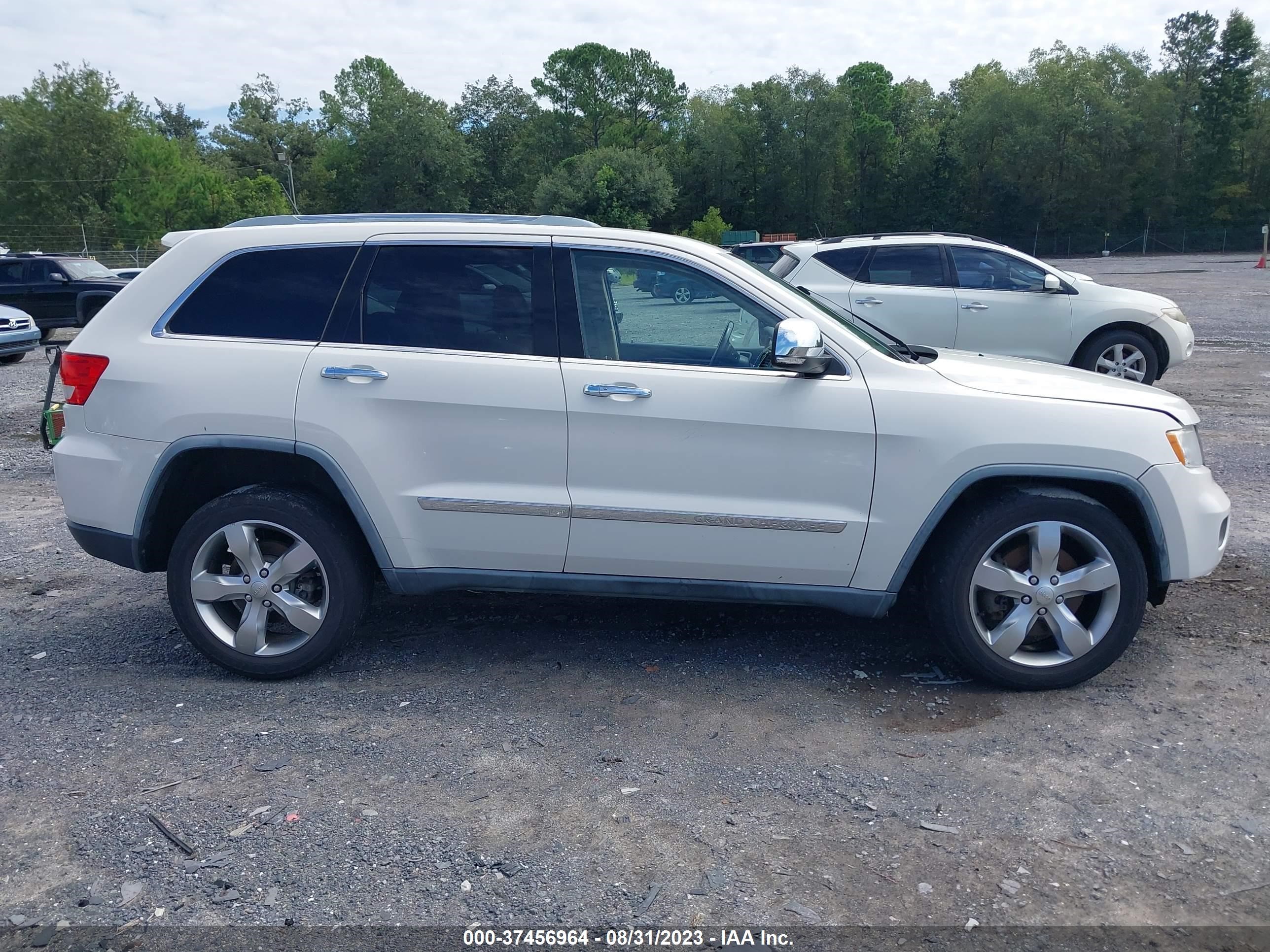 Photo 13 VIN: 1C4RJFBT4CC210960 - JEEP GRAND CHEROKEE 