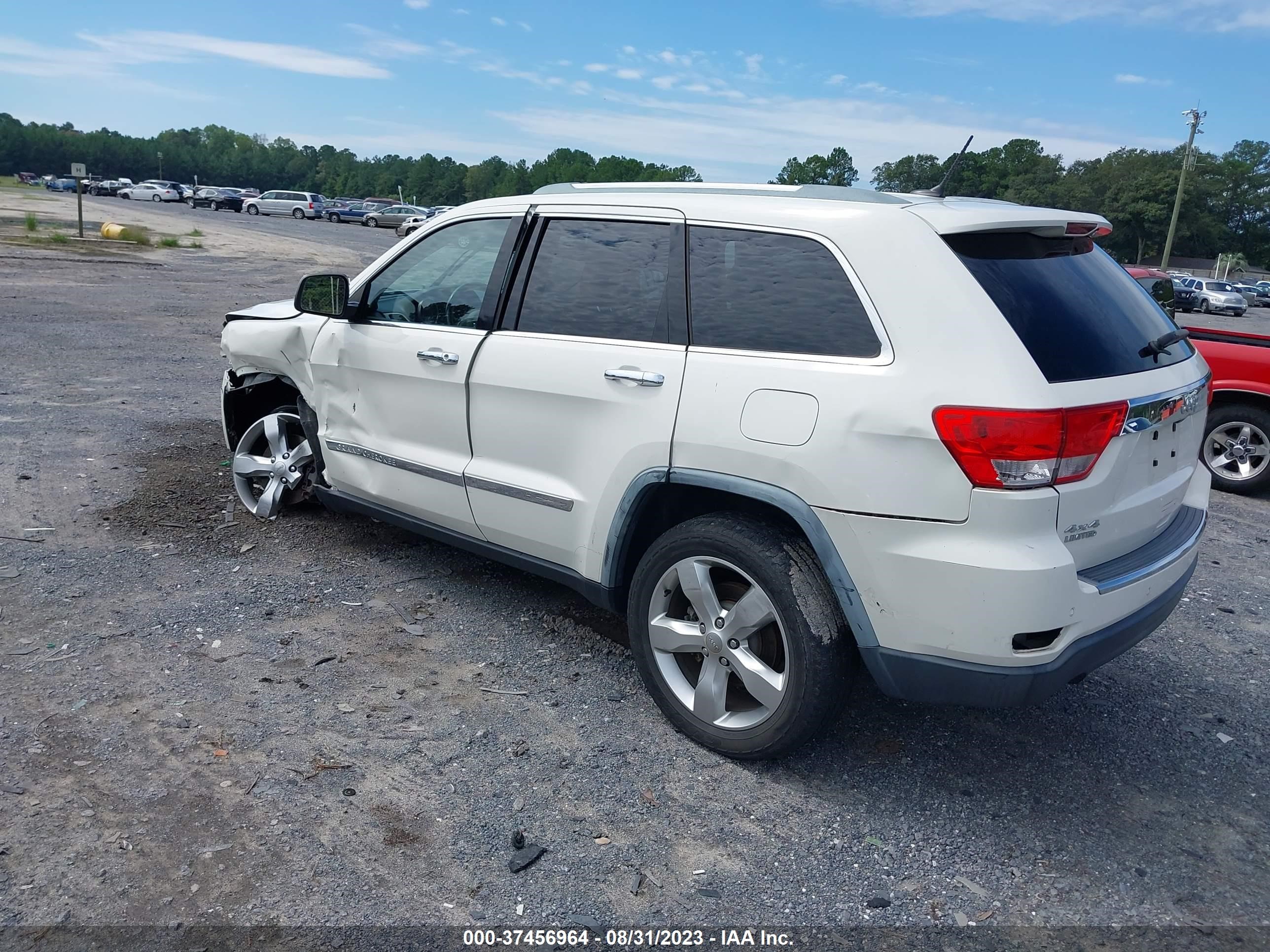 Photo 2 VIN: 1C4RJFBT4CC210960 - JEEP GRAND CHEROKEE 