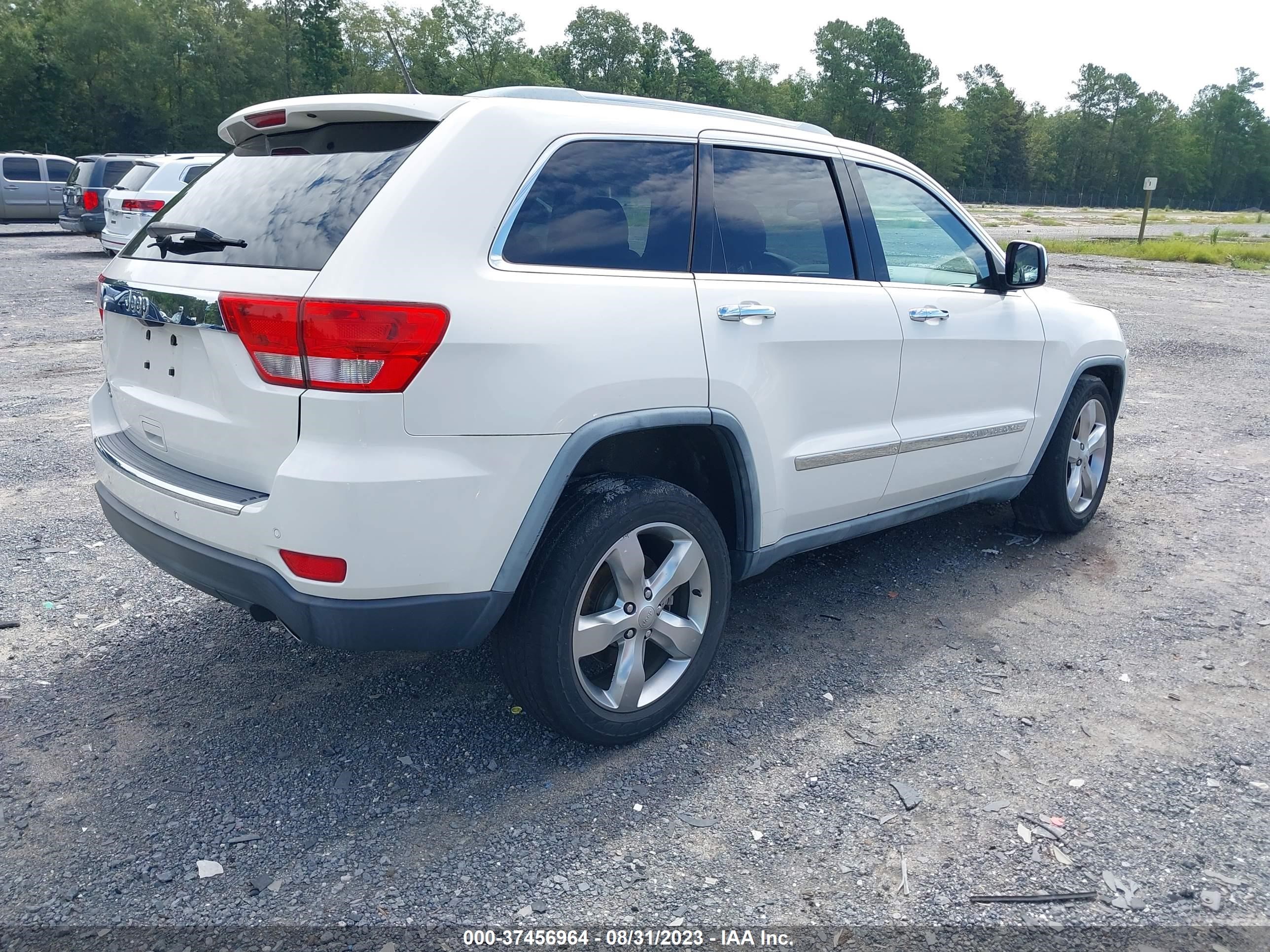 Photo 3 VIN: 1C4RJFBT4CC210960 - JEEP GRAND CHEROKEE 