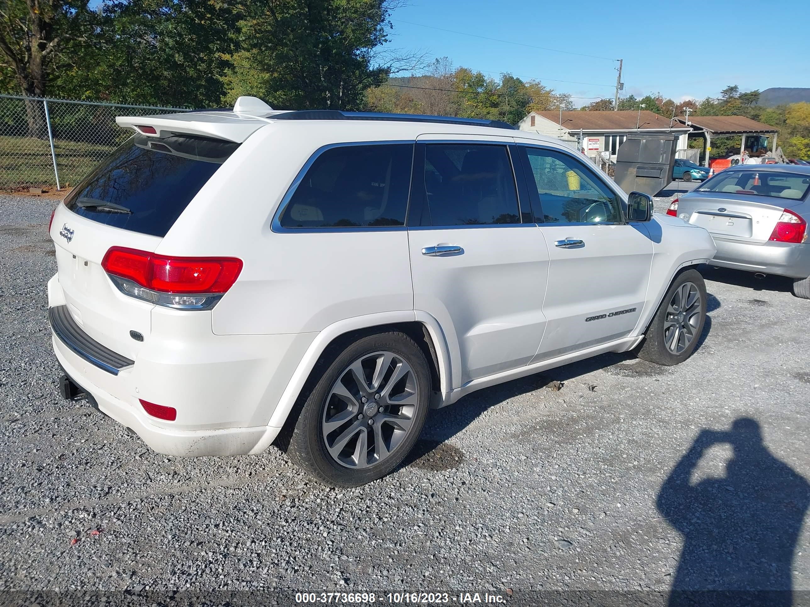 Photo 3 VIN: 1C4RJFCG2JC149137 - JEEP GRAND CHEROKEE 