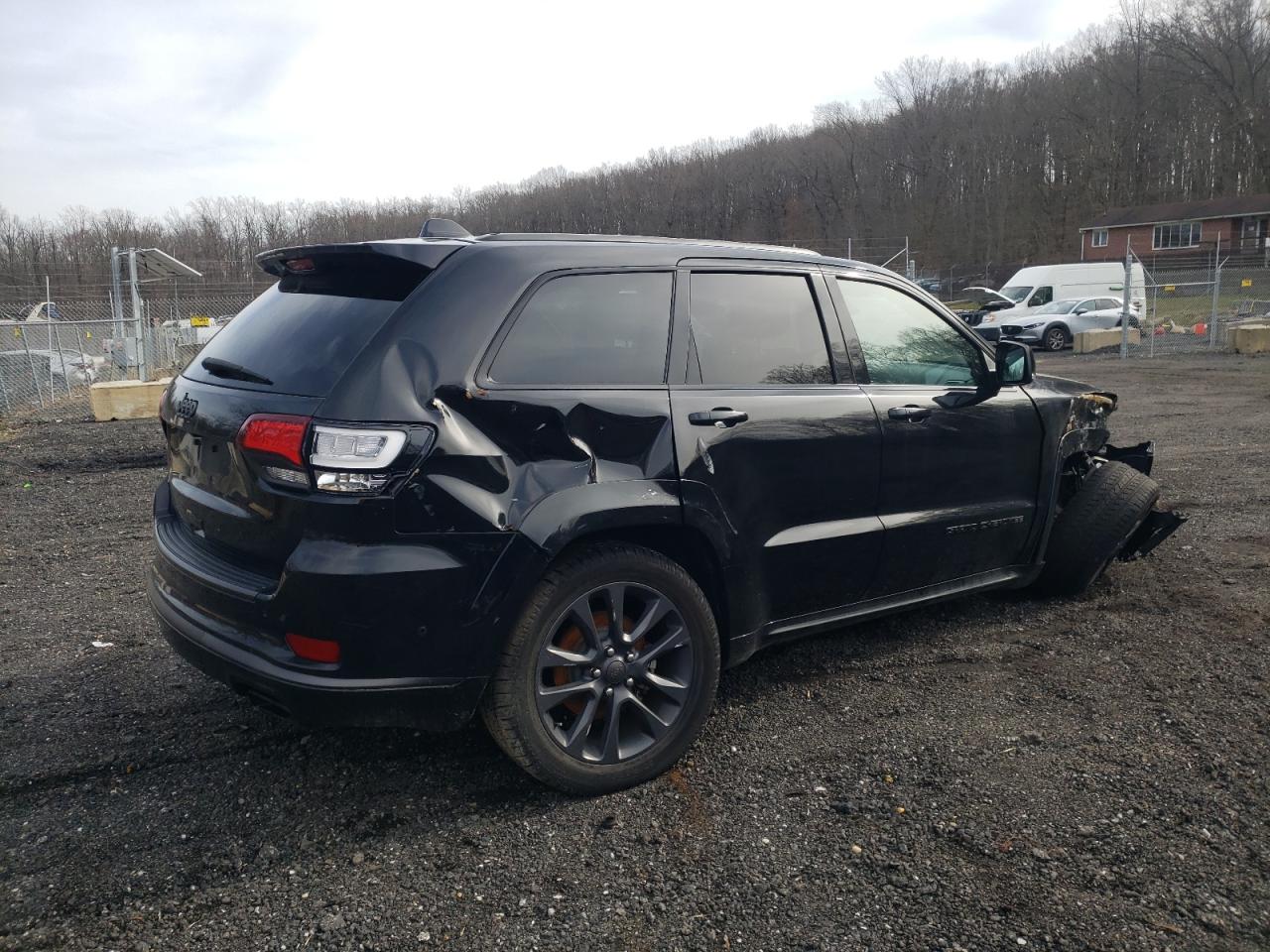 Photo 2 VIN: 1C4RJFCG2JC303751 - JEEP GRAND CHEROKEE 