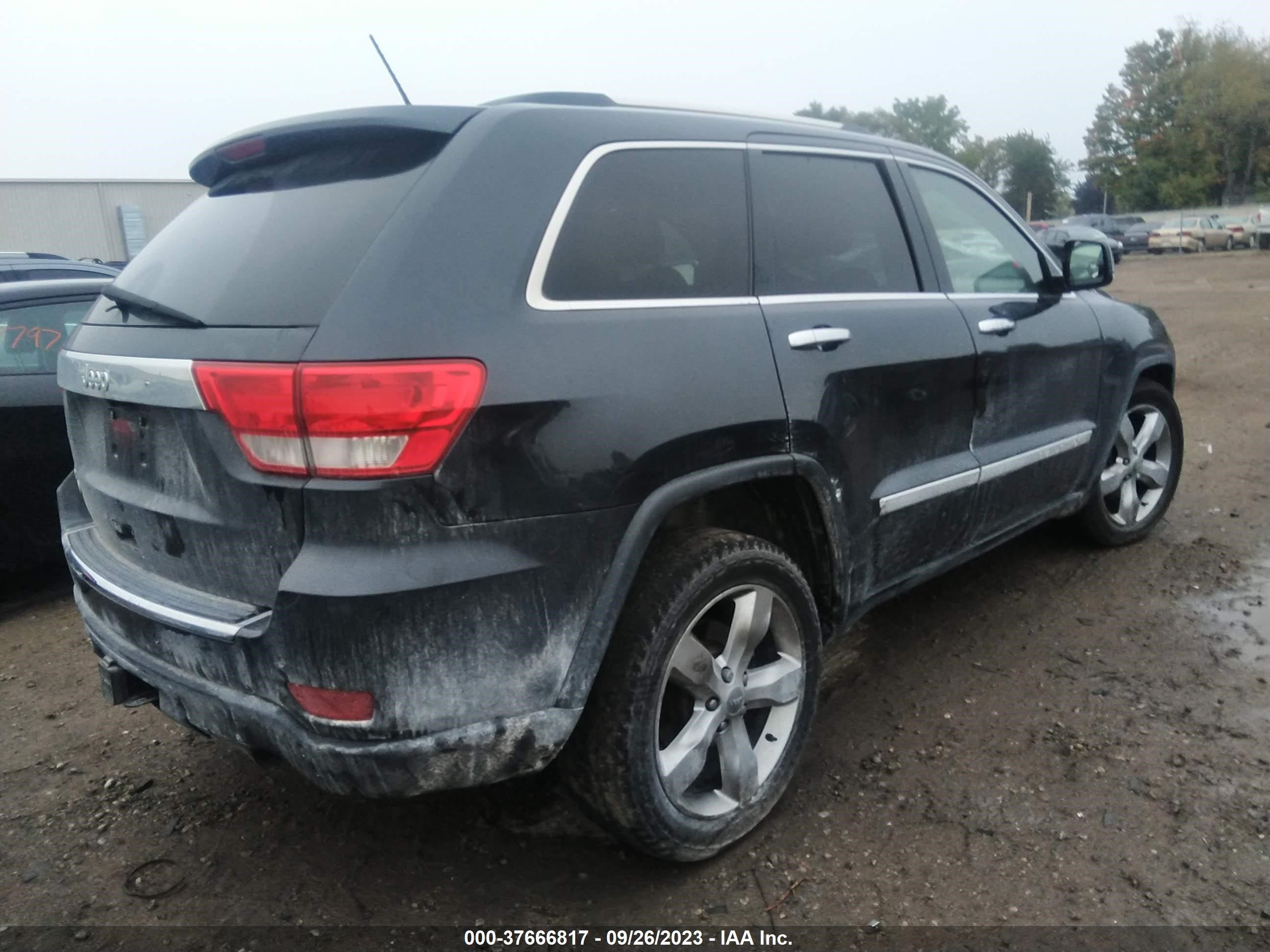 Photo 3 VIN: 1C4RJFCG4CC239182 - JEEP GRAND CHEROKEE 