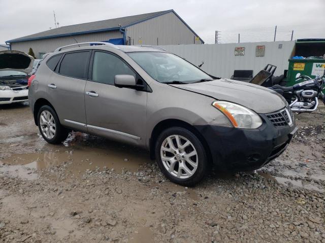 Photo 3 VIN: 1C4RJFCG4MC786972 - NISSAN ROGUE 