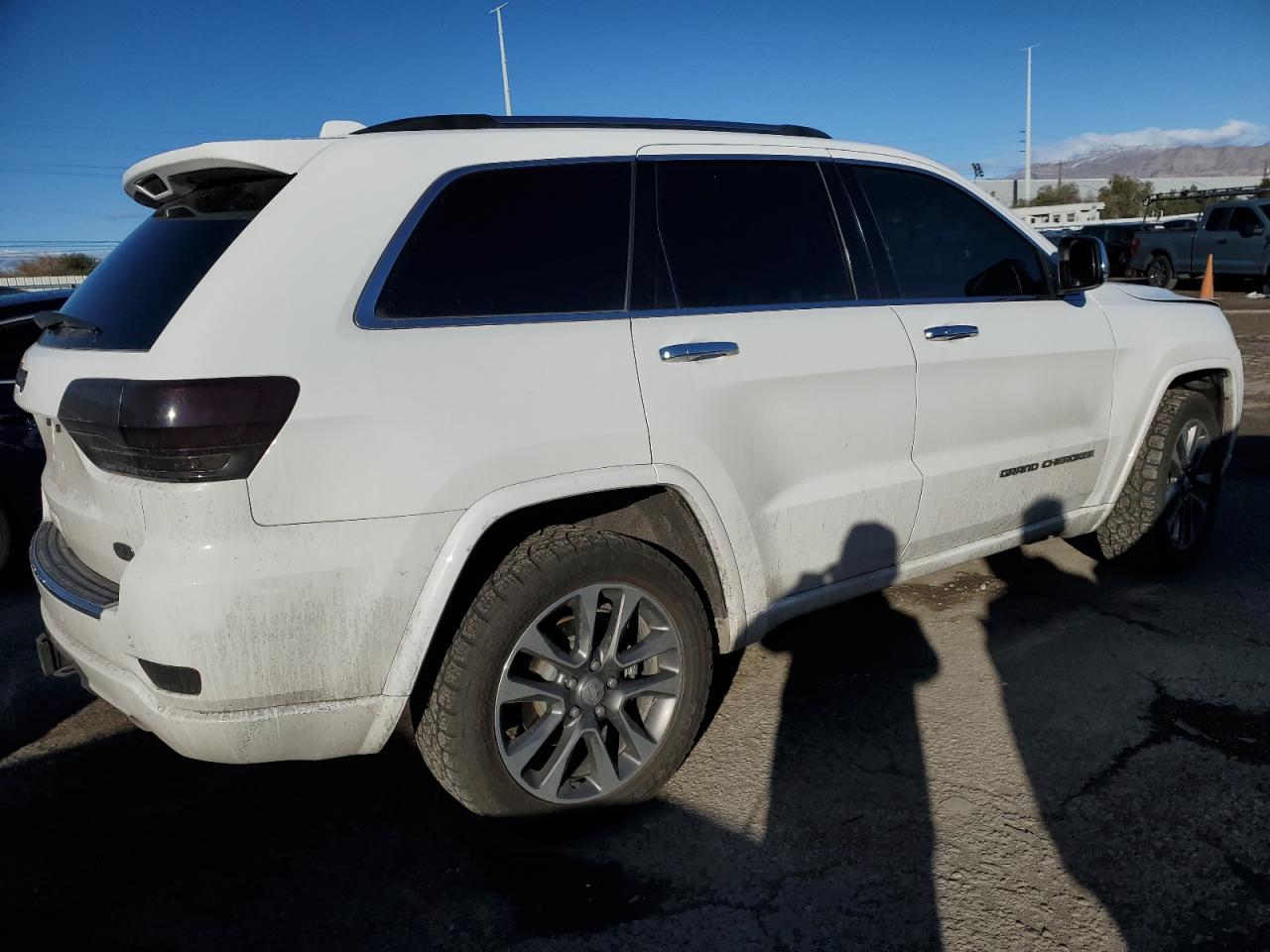 Photo 2 VIN: 1C4RJFCG9JC272742 - JEEP GRAND CHEROKEE 