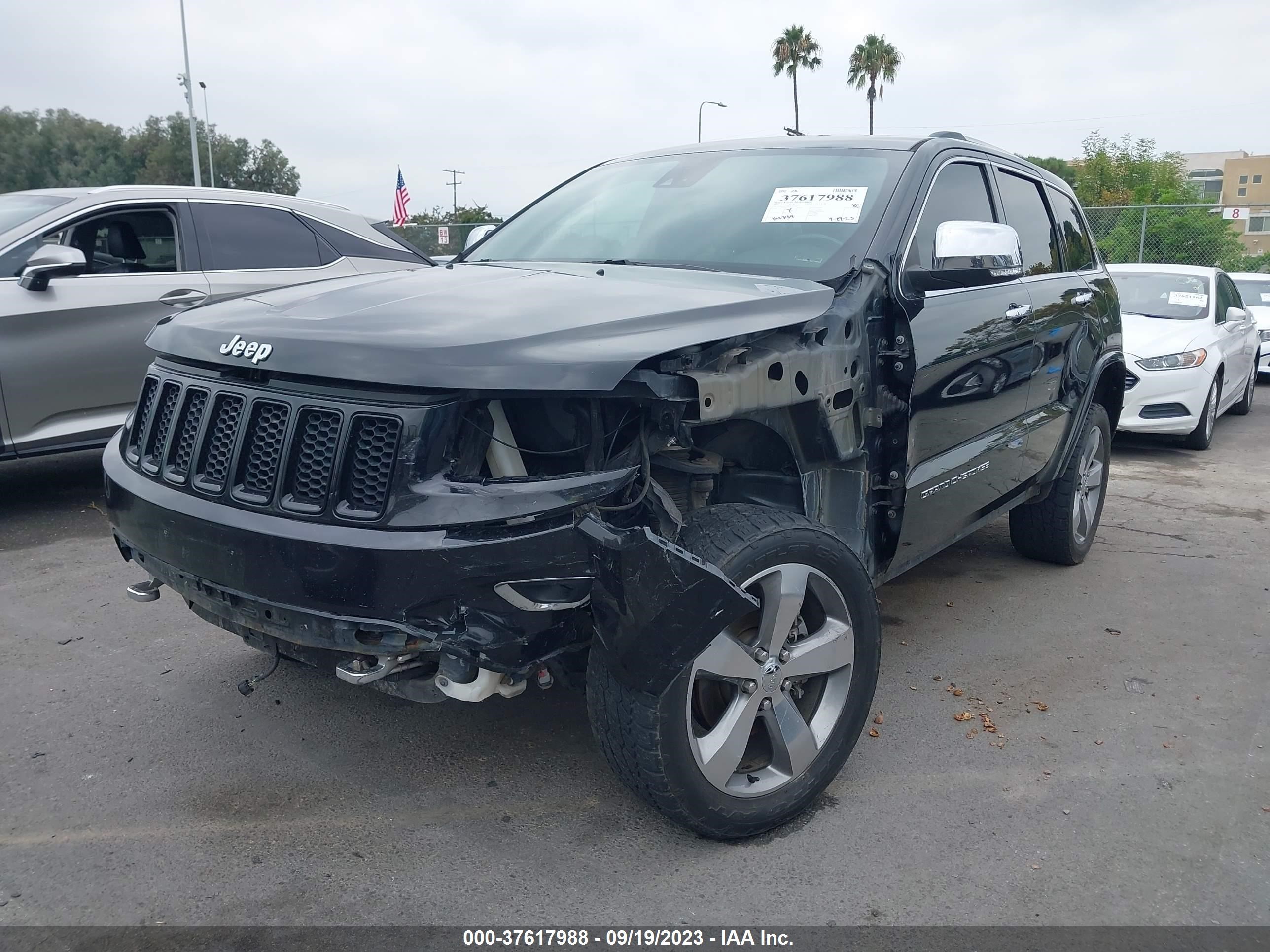 Photo 1 VIN: 1C4RJFCGXEC122340 - JEEP GRAND CHEROKEE 