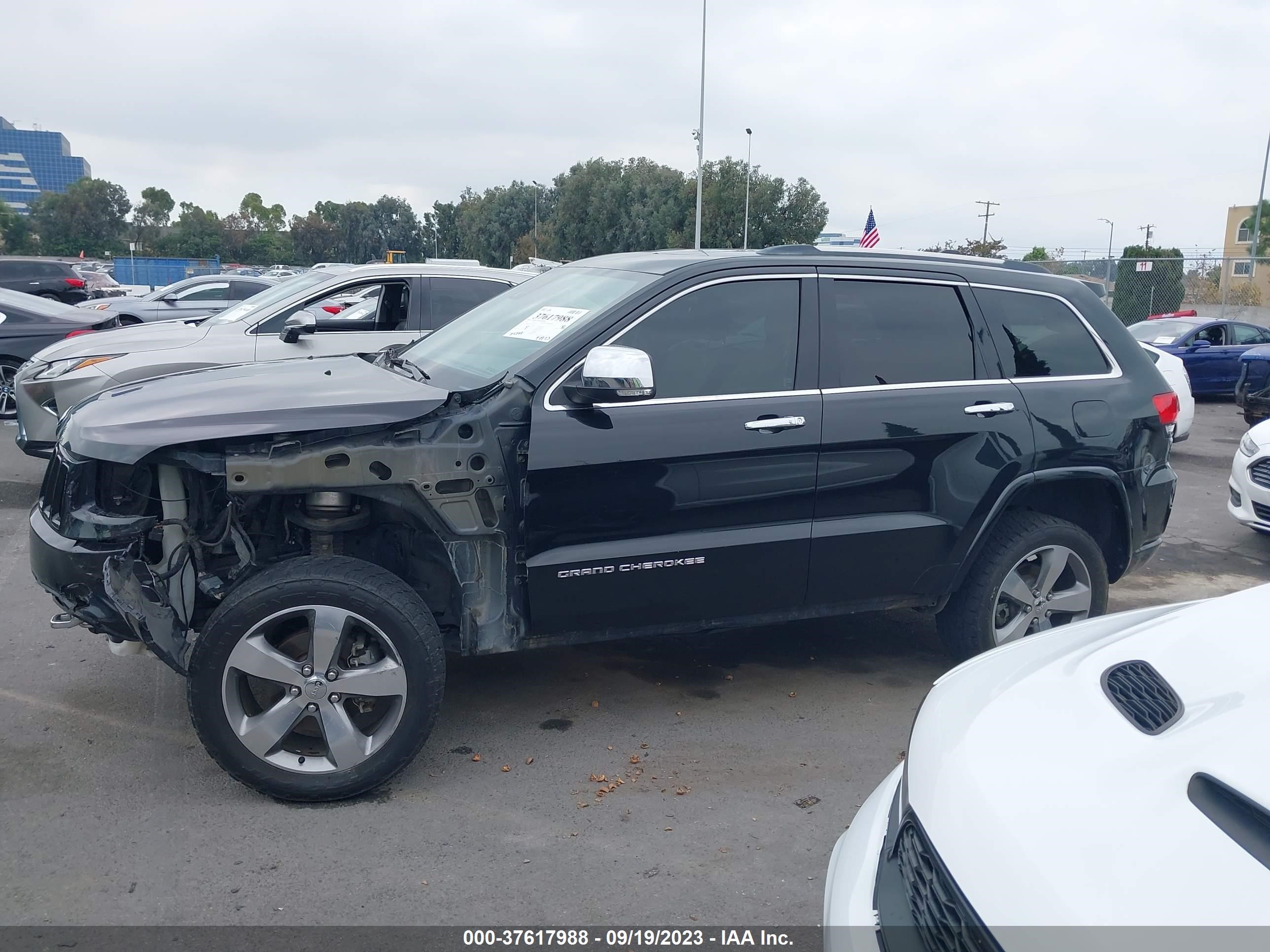 Photo 14 VIN: 1C4RJFCGXEC122340 - JEEP GRAND CHEROKEE 