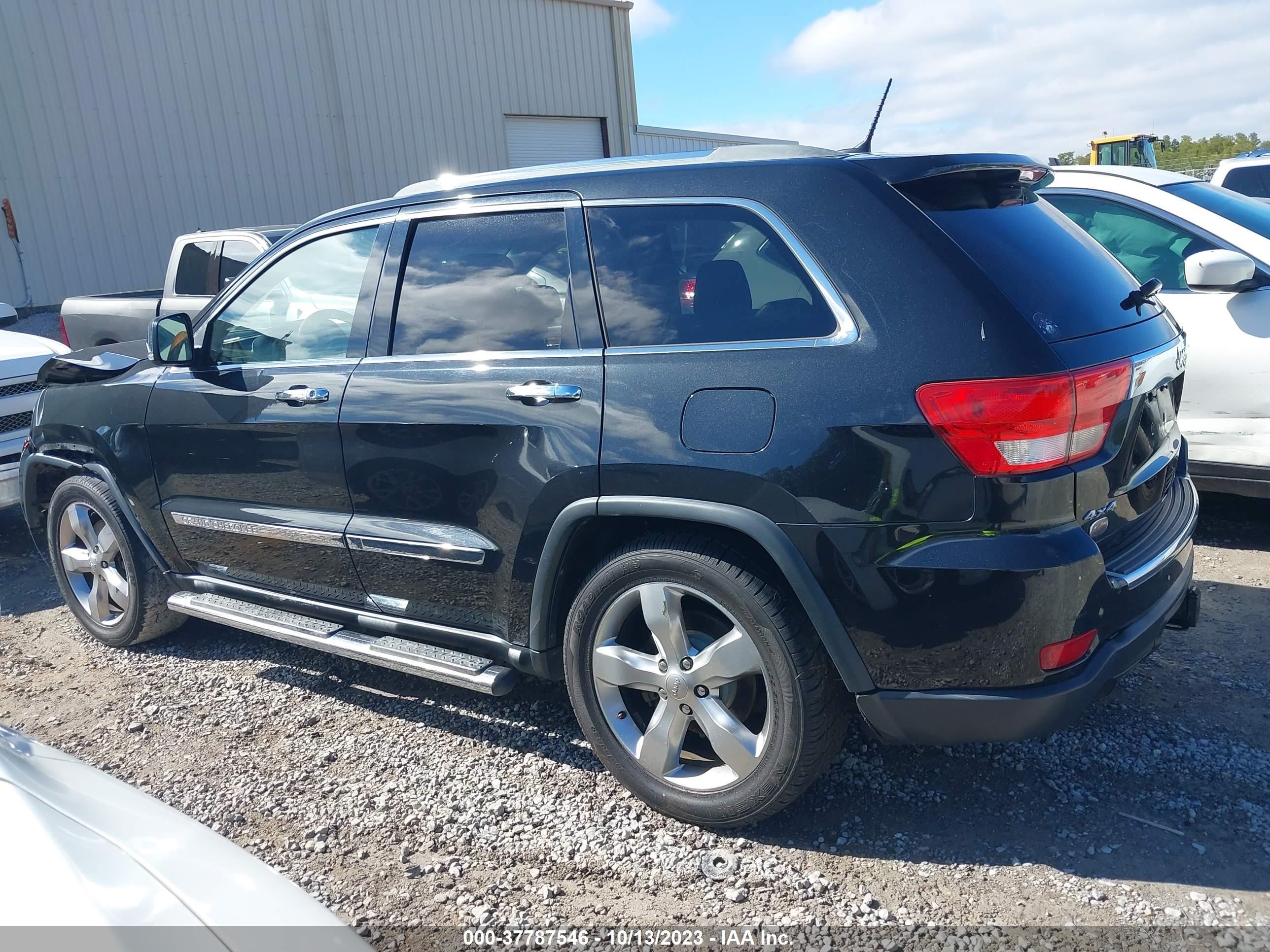 Photo 13 VIN: 1C4RJFCT0CC250824 - JEEP GRAND CHEROKEE 