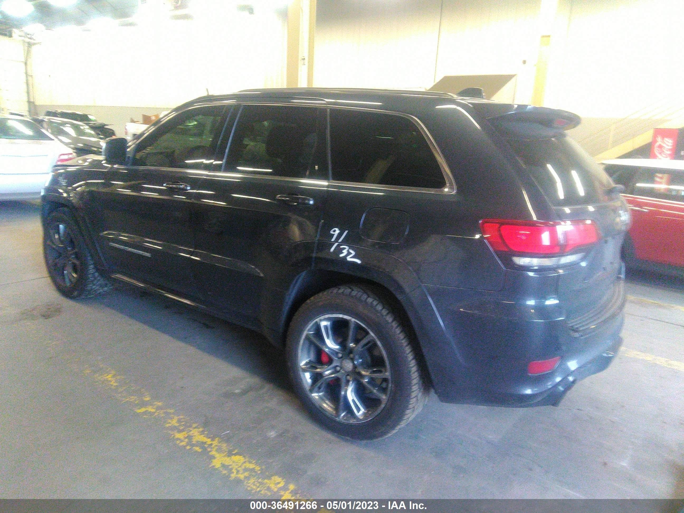 Photo 2 VIN: 1C4RJFDJ5EC281857 - JEEP GRAND CHEROKEE 