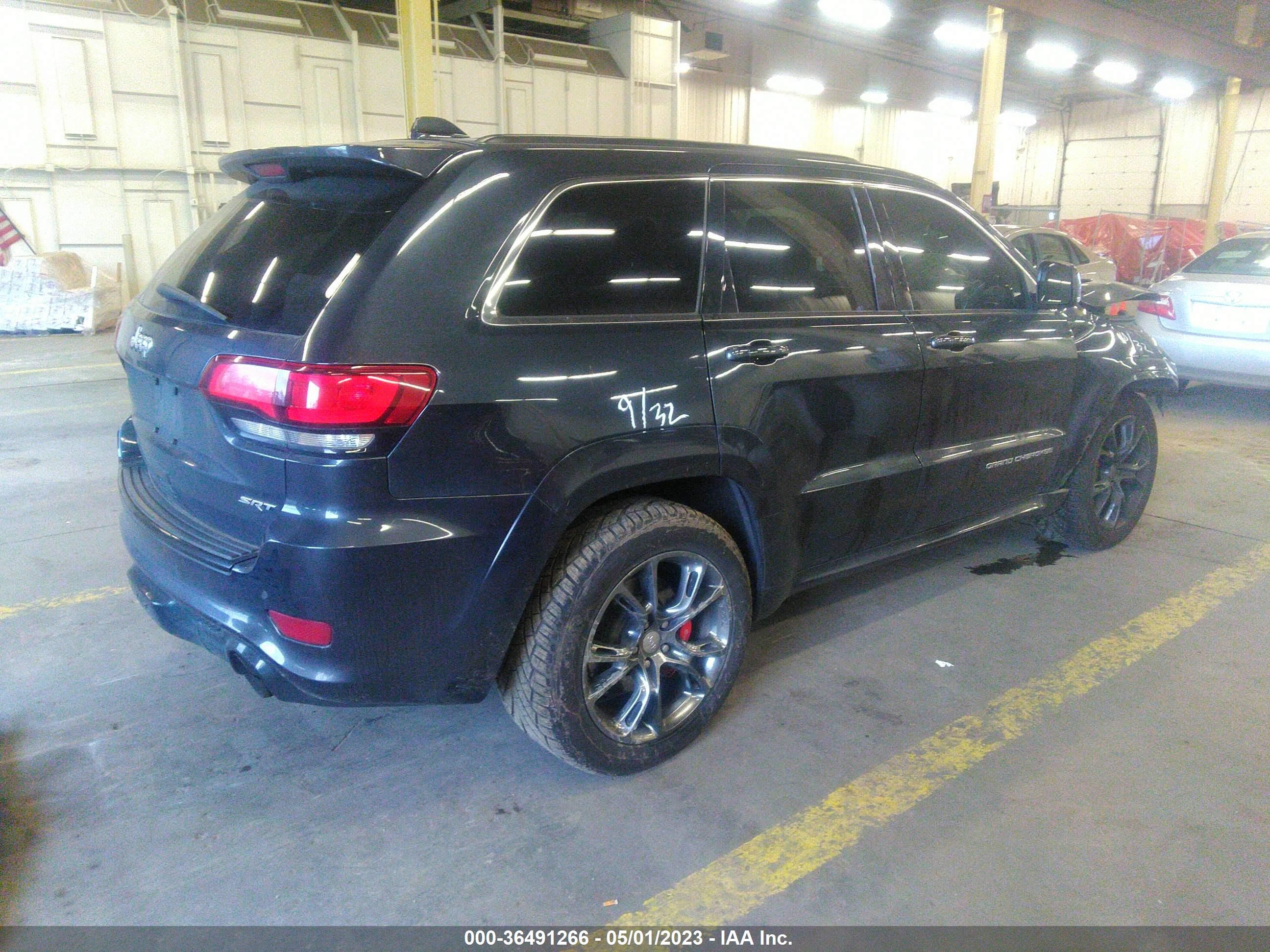 Photo 3 VIN: 1C4RJFDJ5EC281857 - JEEP GRAND CHEROKEE 