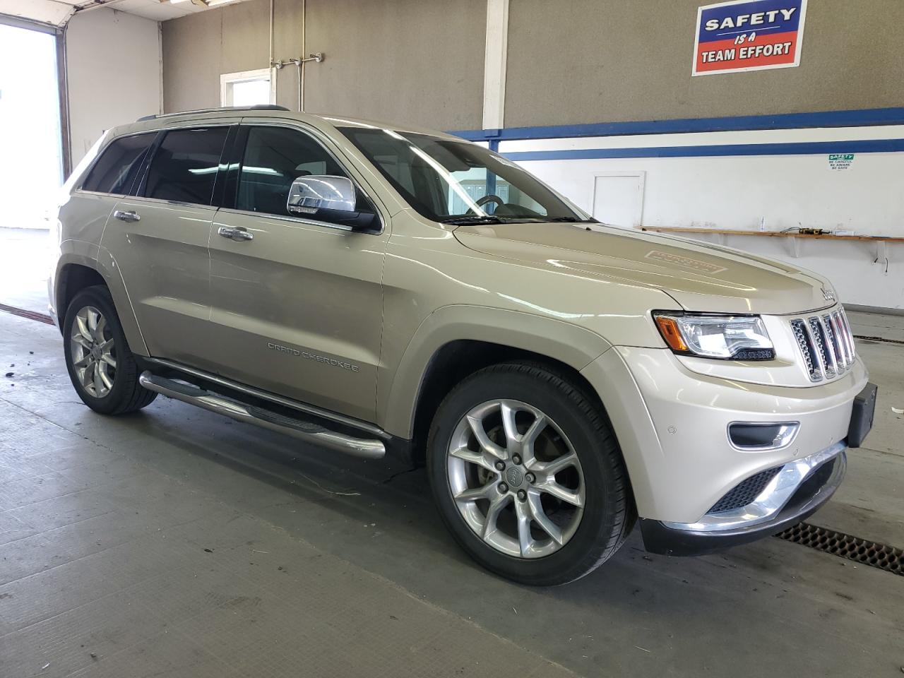 Photo 3 VIN: 1C4RJFJG6EC294710 - JEEP GRAND CHEROKEE 