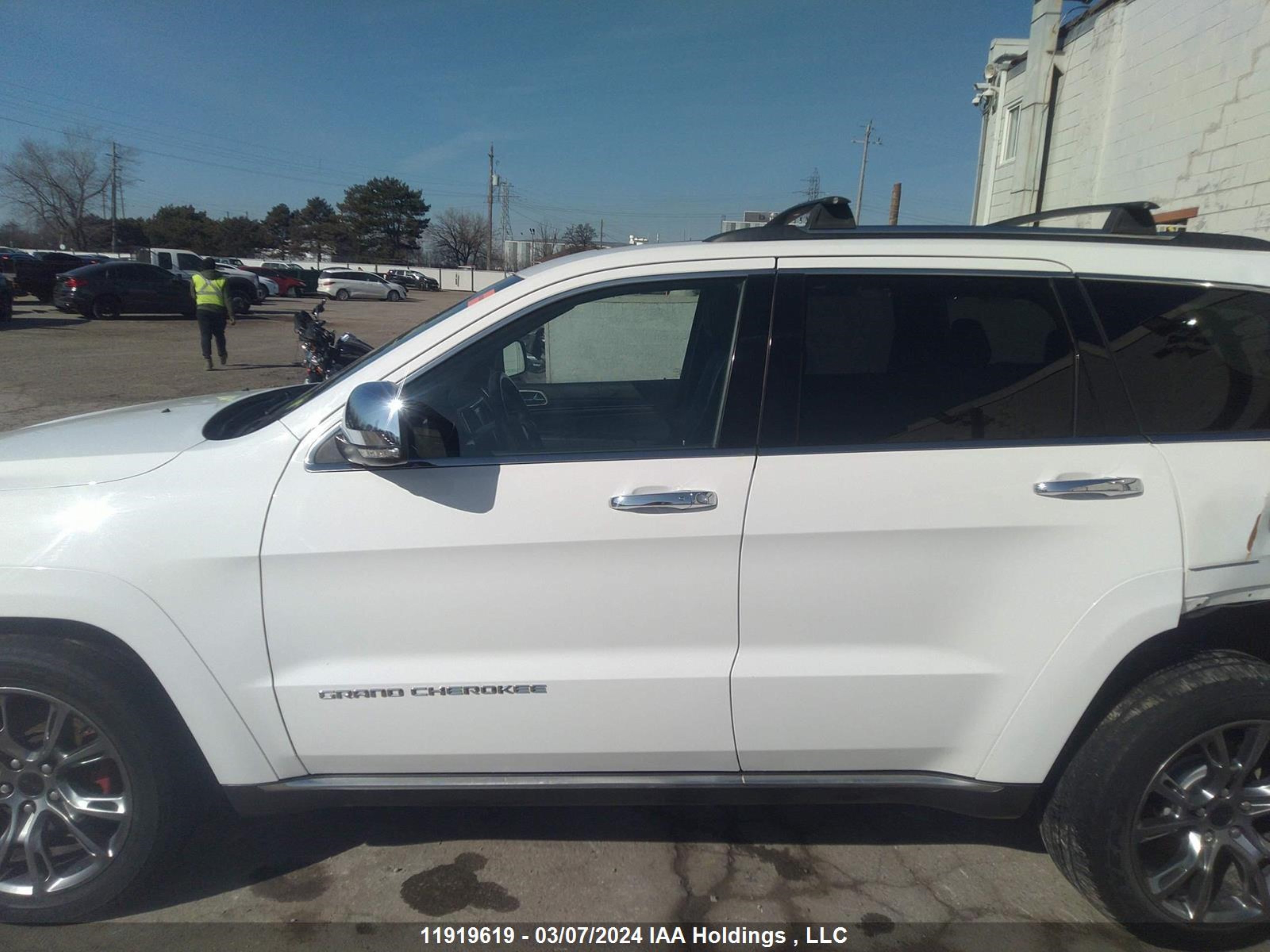 Photo 13 VIN: 1C4RJFJM3EC482803 - JEEP GRAND CHEROKEE 