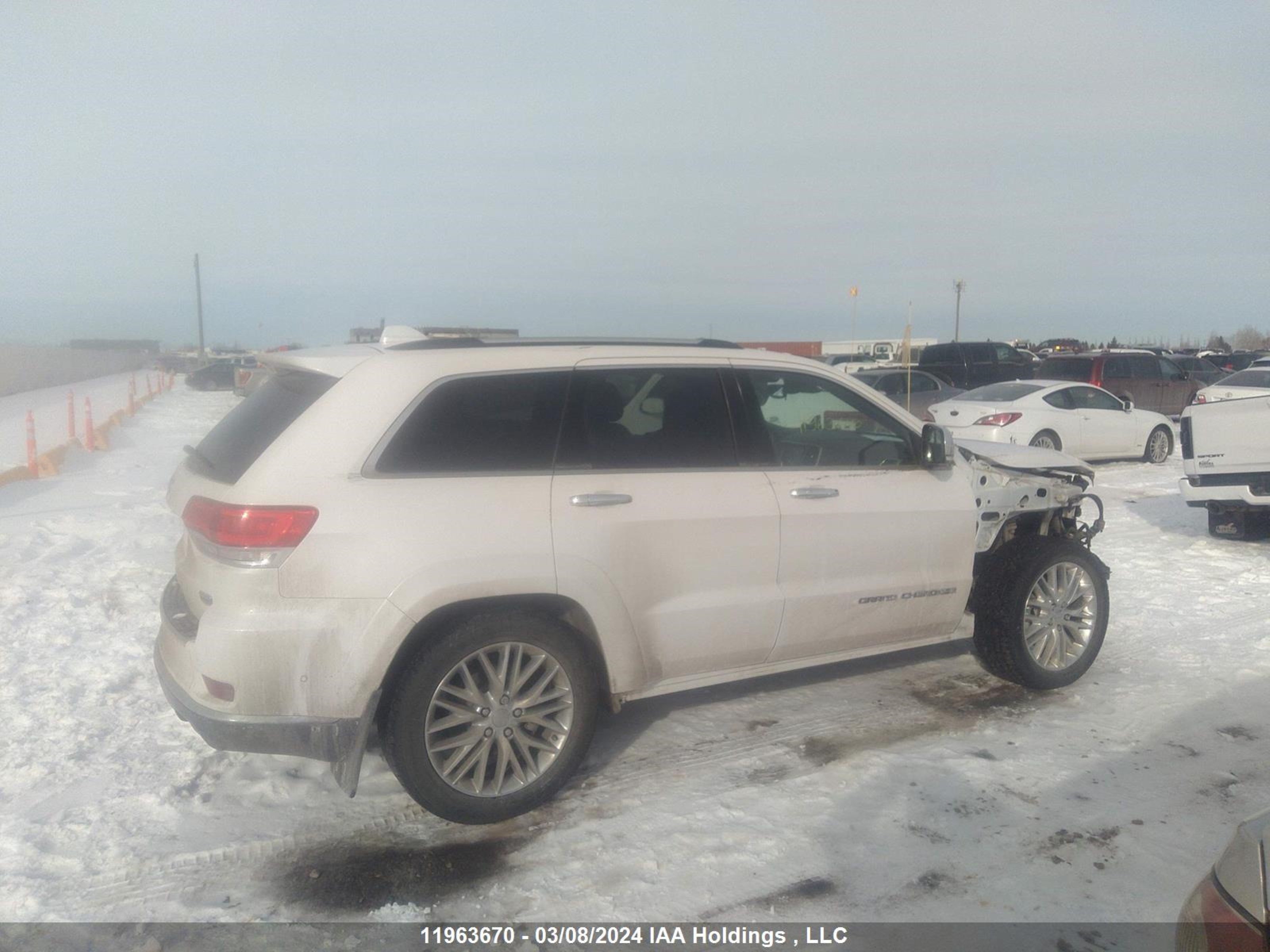 Photo 13 VIN: 1C4RJFJT7HC748075 - JEEP GRAND CHEROKEE 