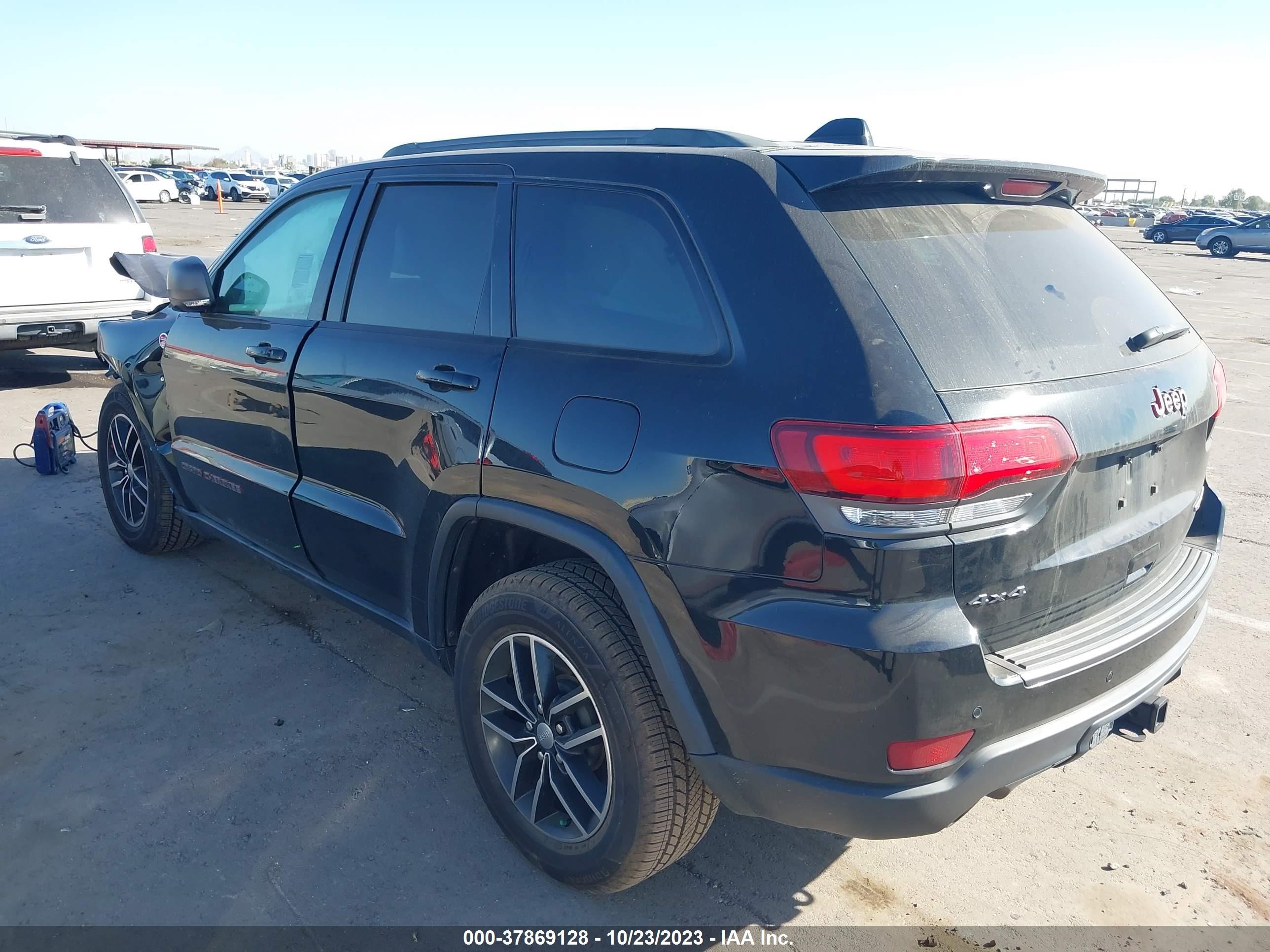 Photo 2 VIN: 1C4RJFLG2JC207330 - JEEP GRAND CHEROKEE 