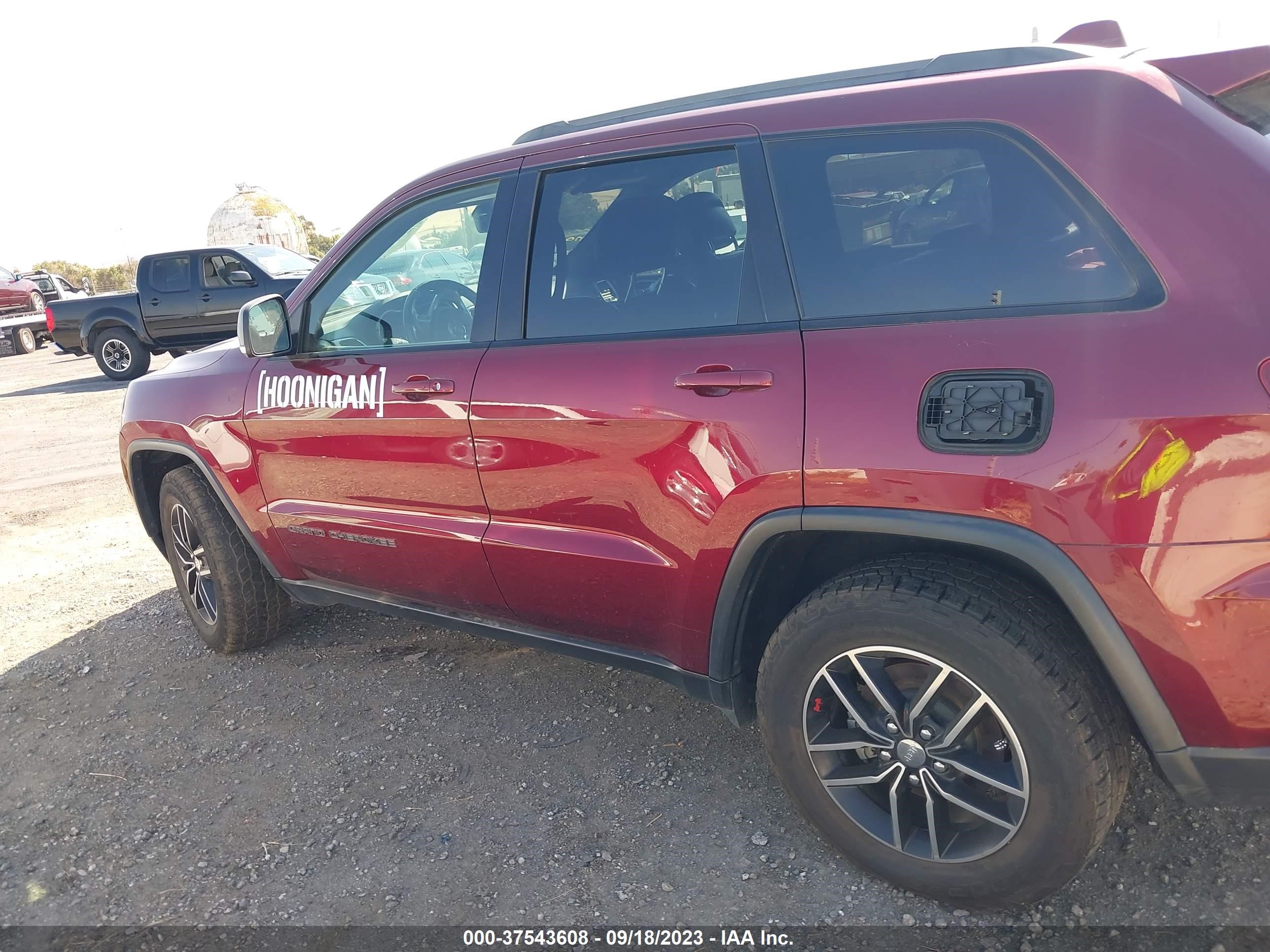 Photo 13 VIN: 1C4RJFLG5JC212215 - JEEP GRAND CHEROKEE 