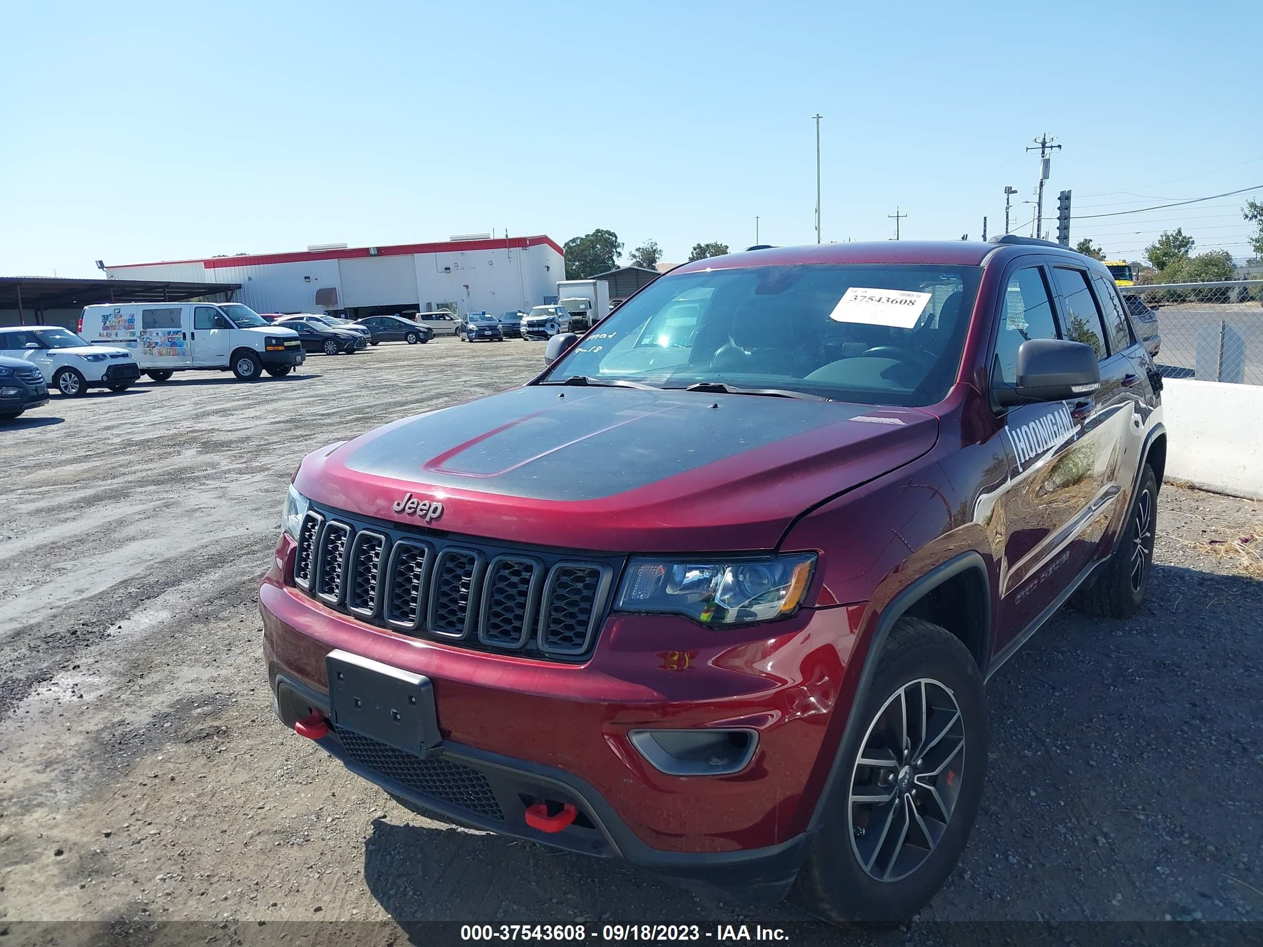 Photo 5 VIN: 1C4RJFLG5JC212215 - JEEP GRAND CHEROKEE 