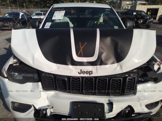 Photo 9 VIN: 1C4RJFLG8JC388692 - JEEP GRAND CHEROKEE 