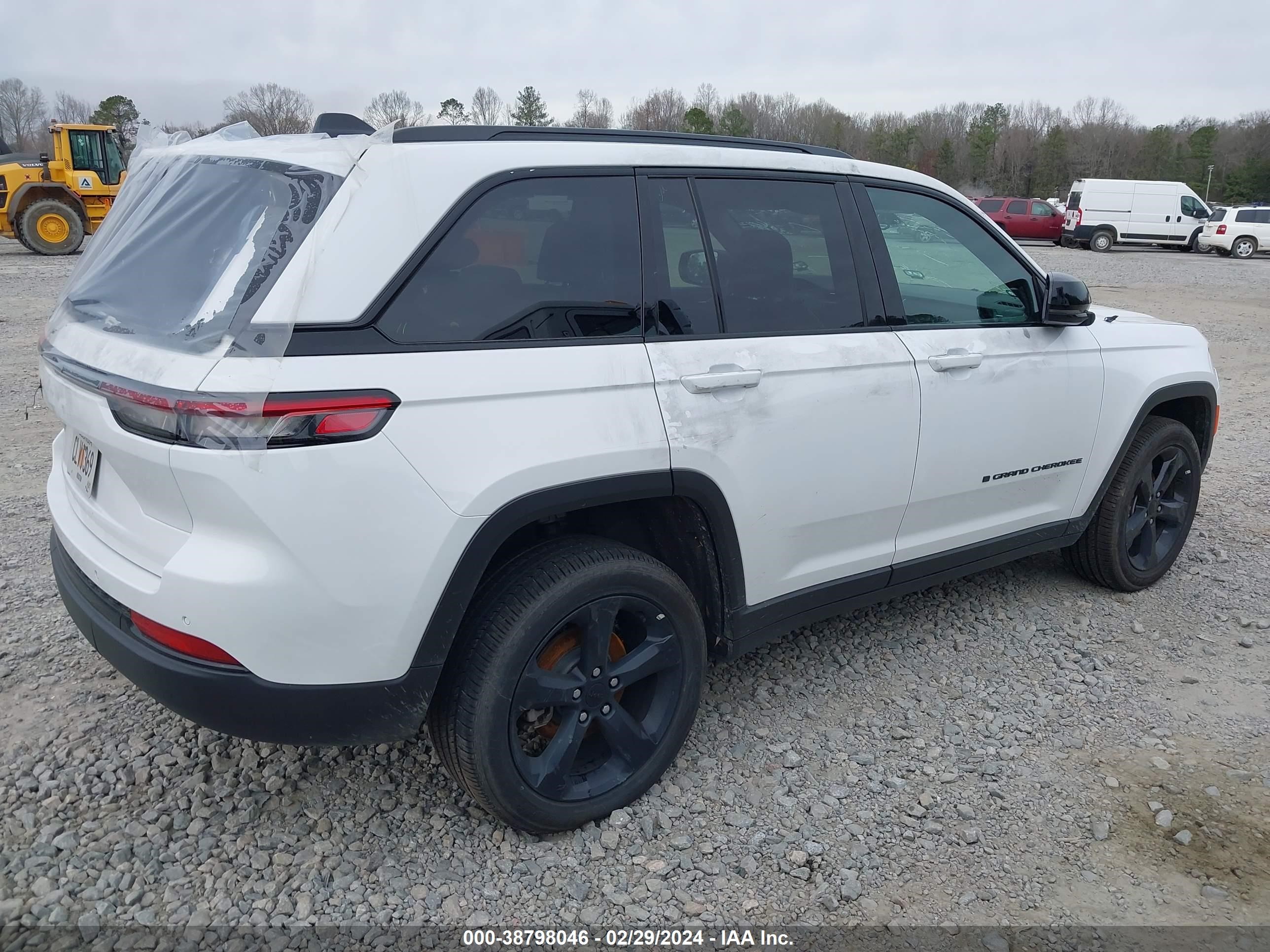 Photo 3 VIN: 1C4RJGAGXRC716280 - JEEP GRAND CHEROKEE 